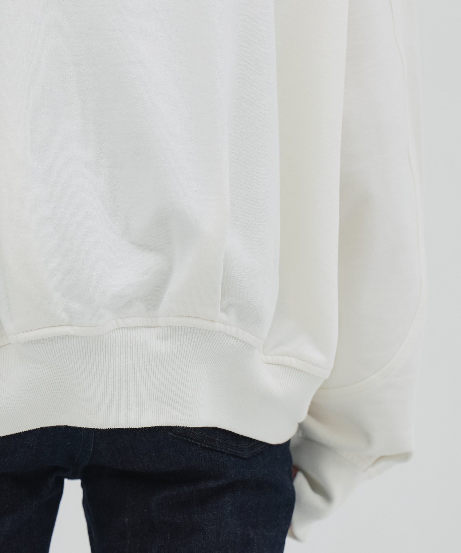 極 オーバーサイズバルーンフーディ