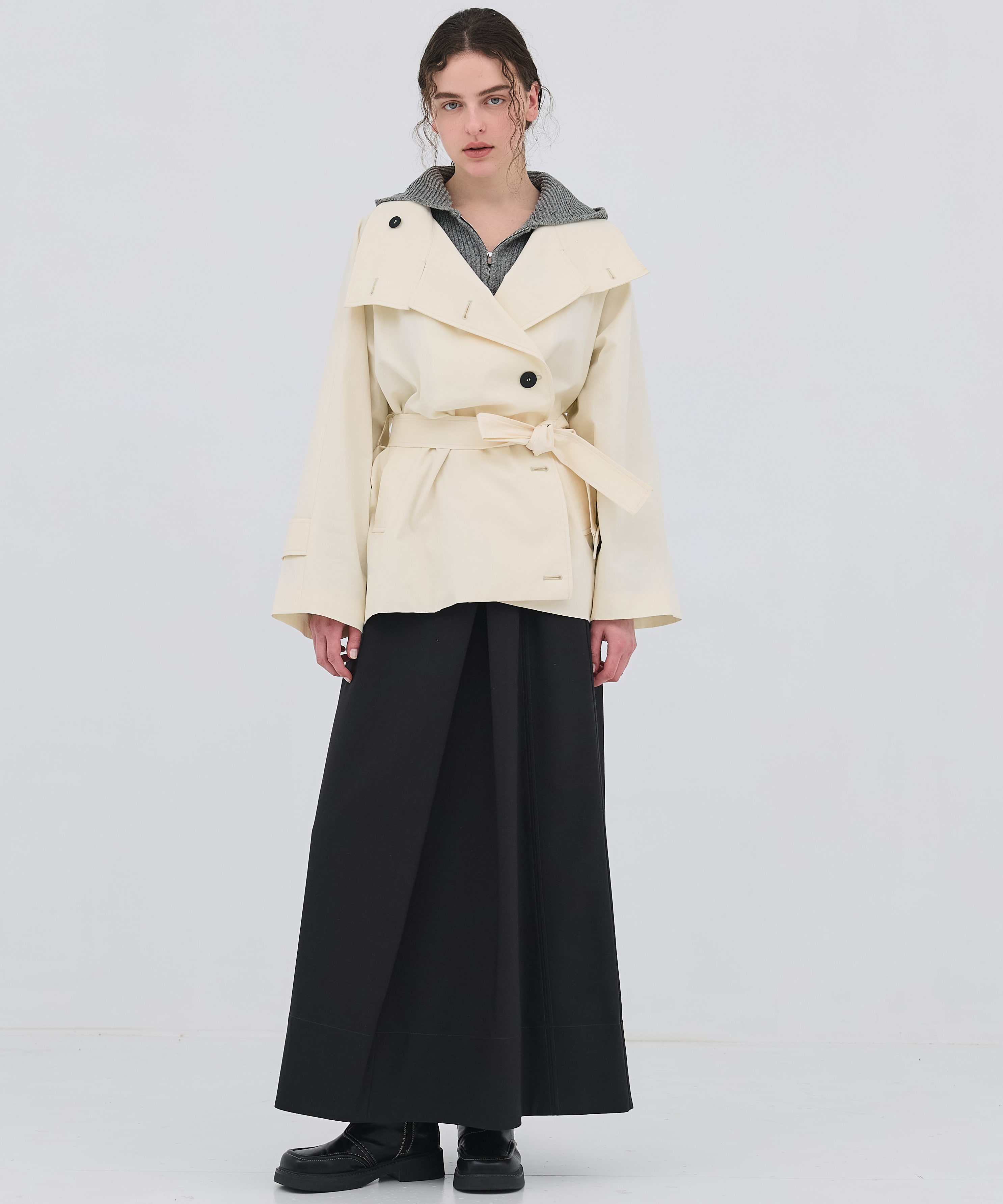 ファンネルネックショートトレンチコート