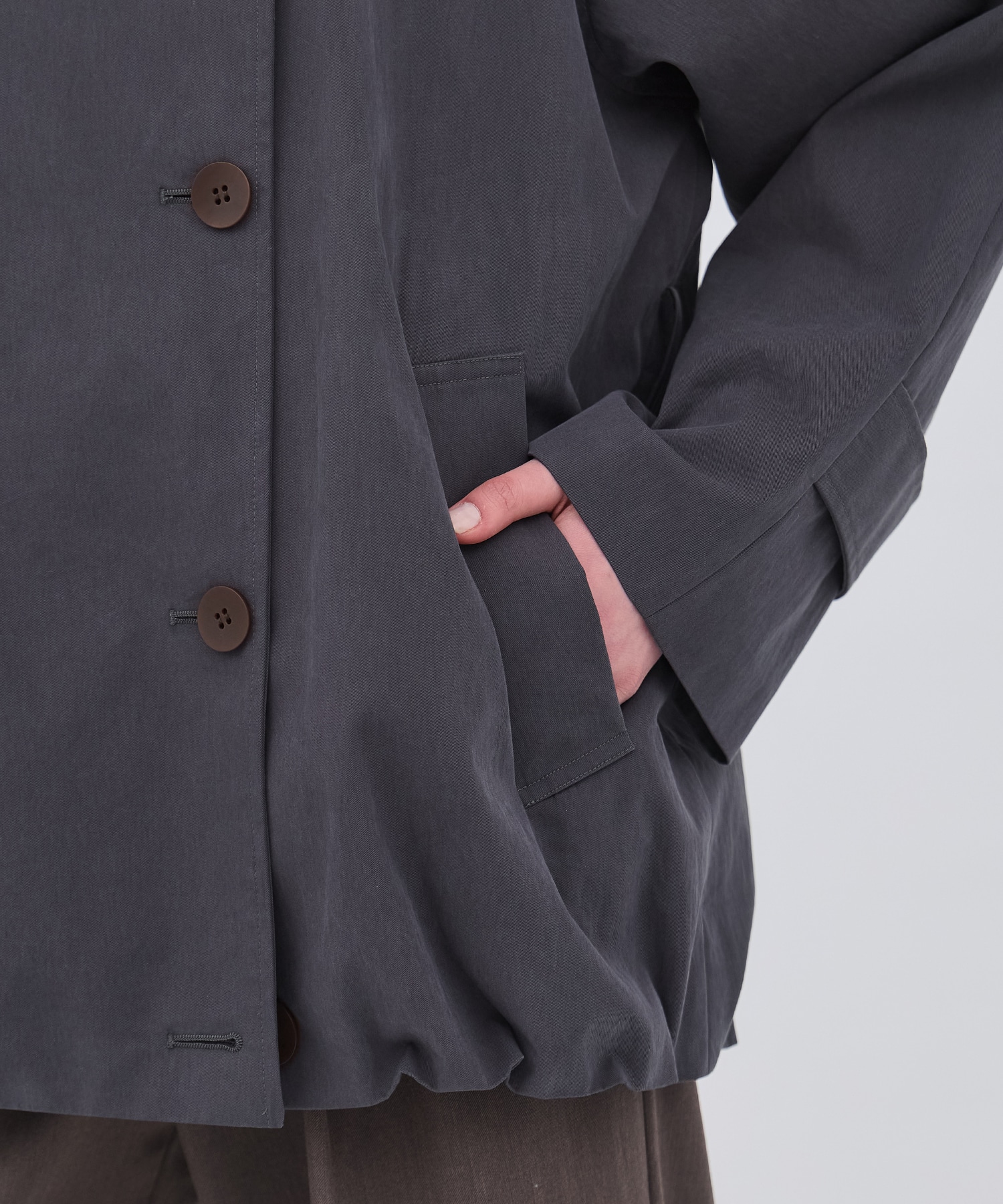 ファンネルネックショートトレンチコート