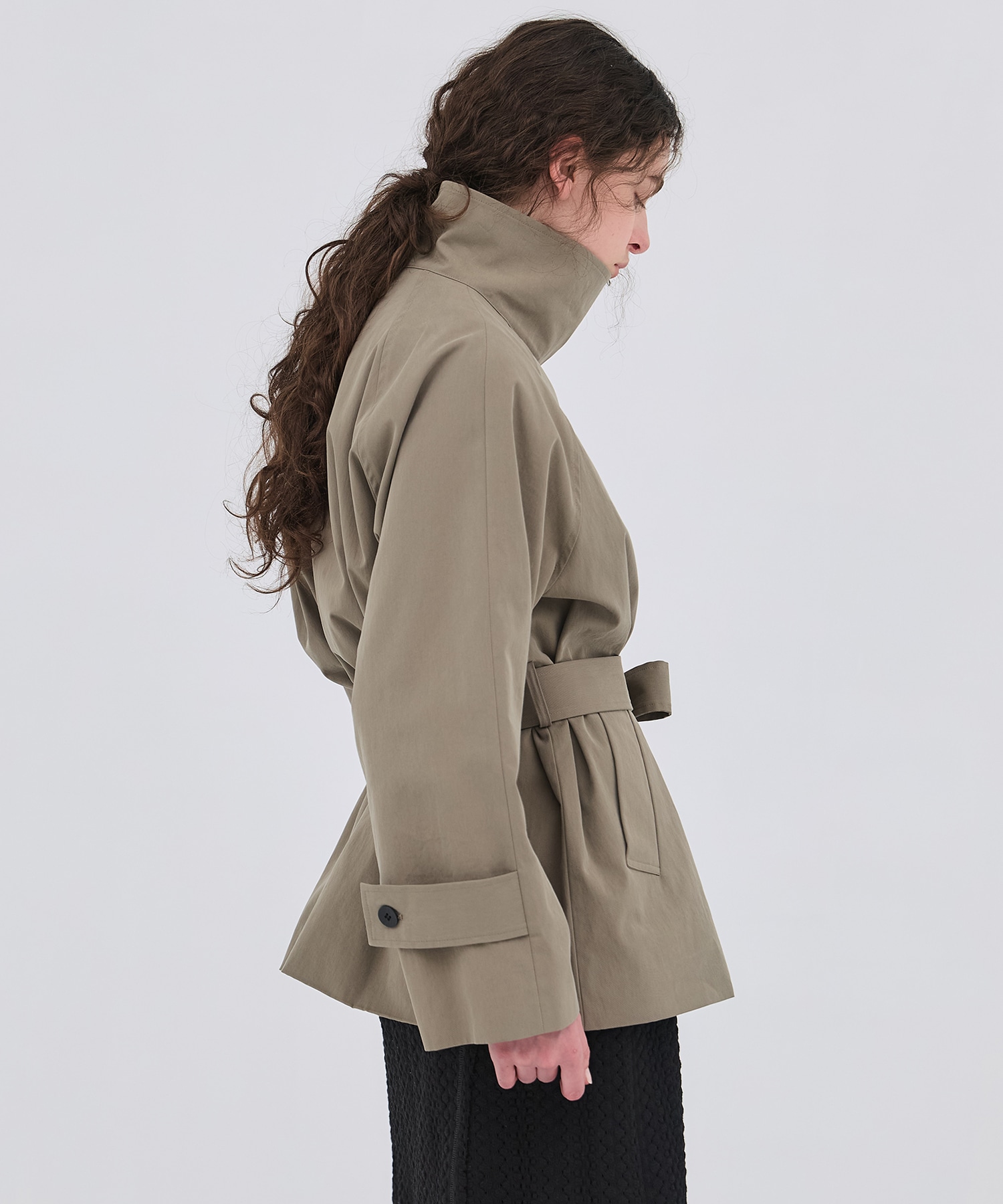 ファンネルネックショートトレンチコート