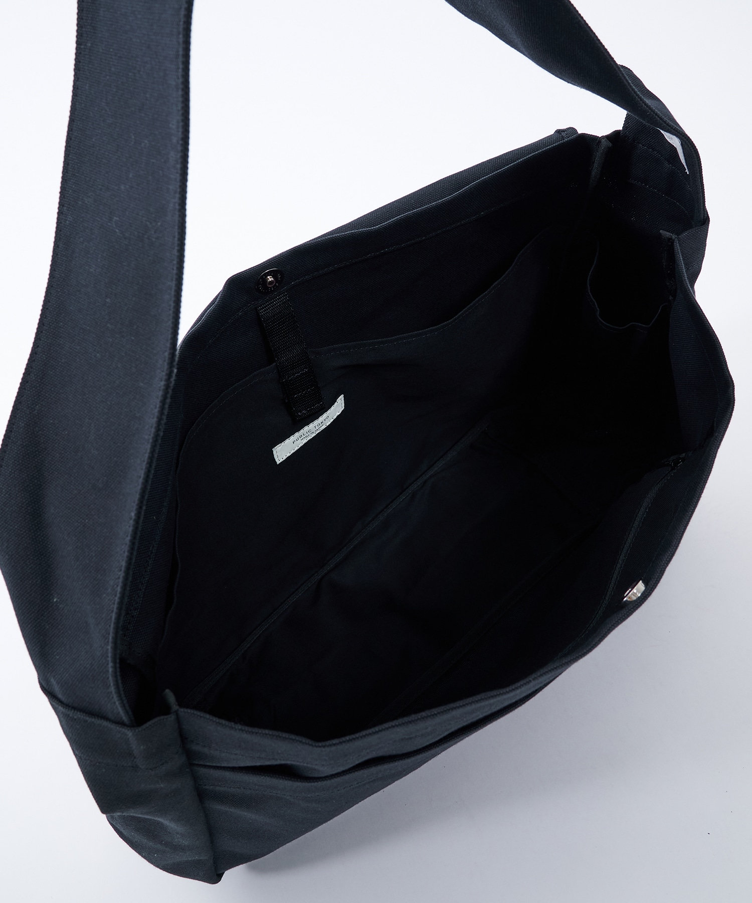 yrz フラップショルダーBAG