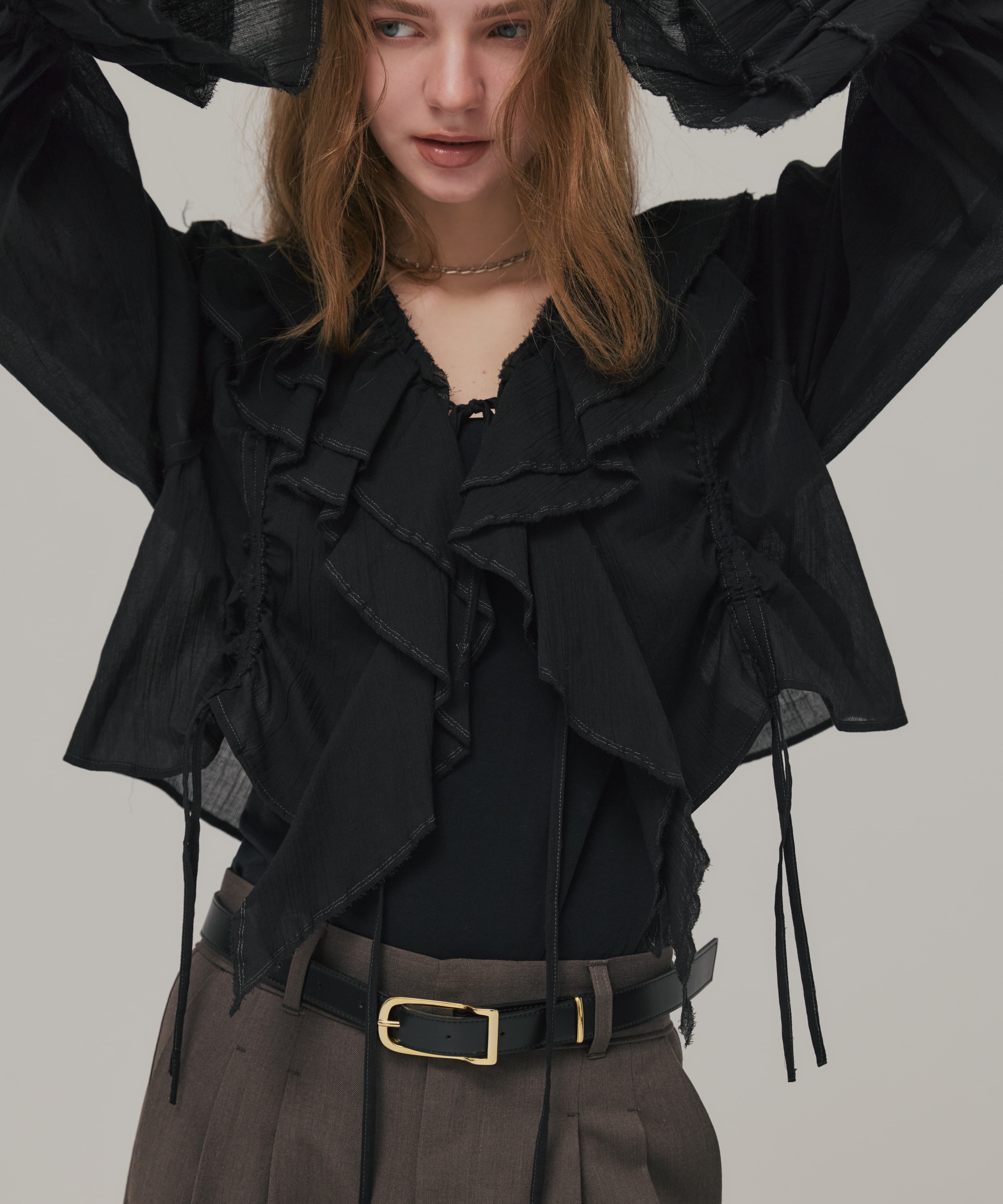 ラッフルカラーギャザーブラウス