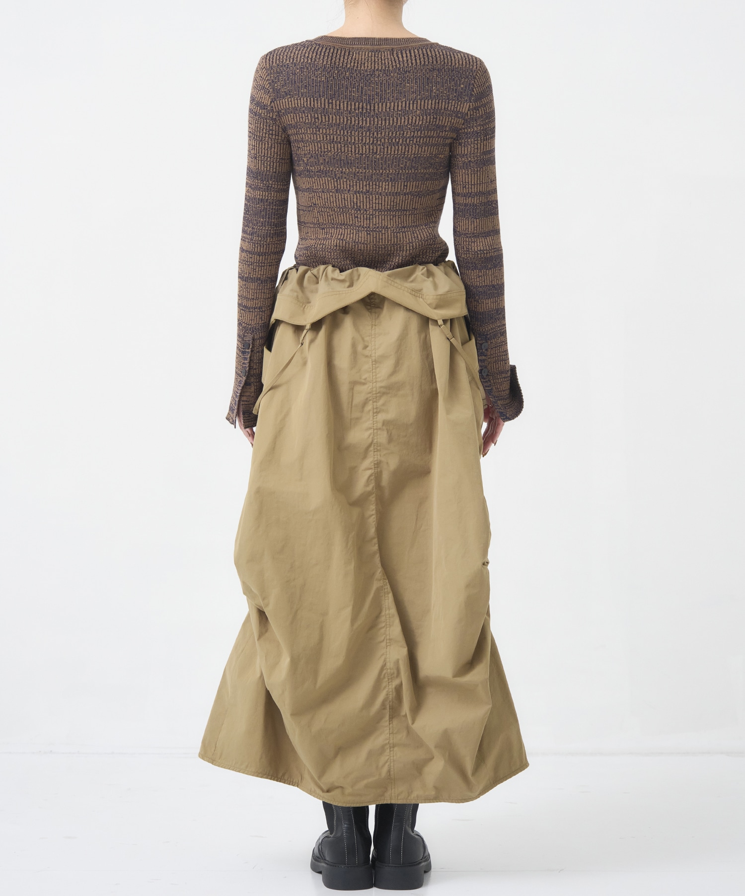 コクーンカーゴジャンパースカート