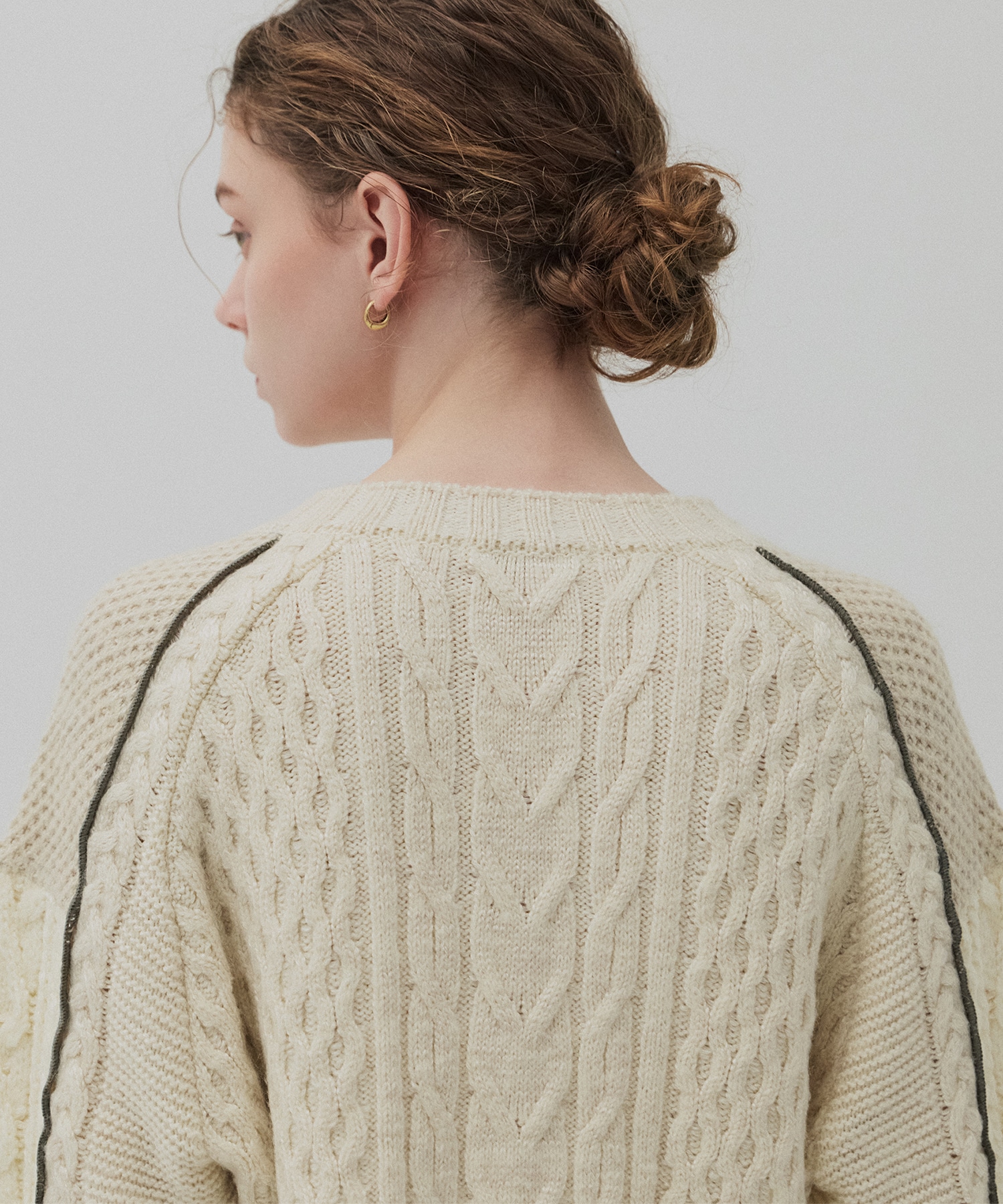 ケーブルパッチワークニット