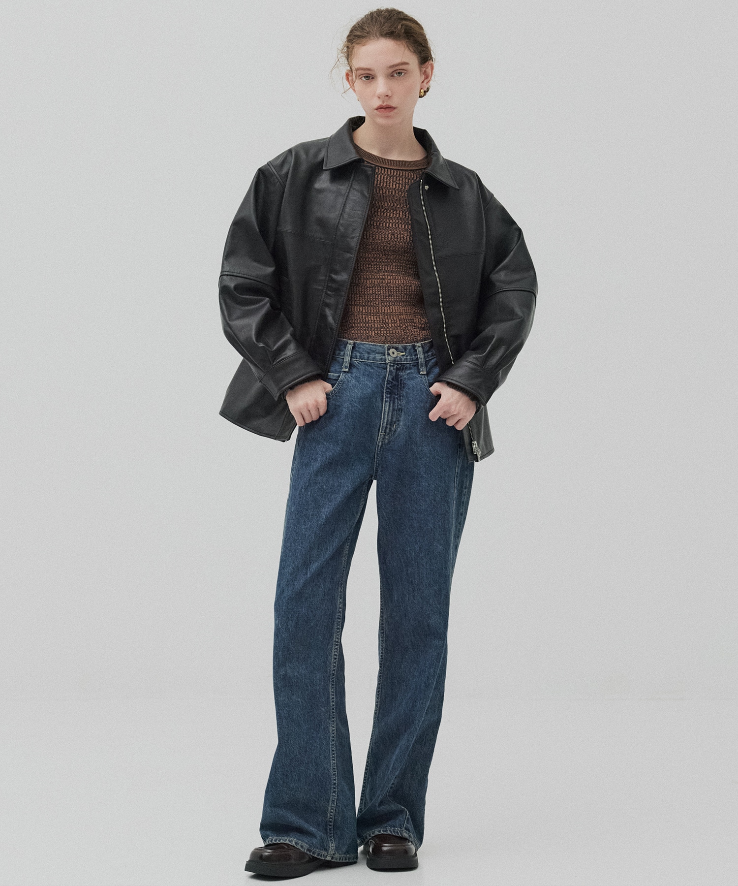 クルーネックリブニット