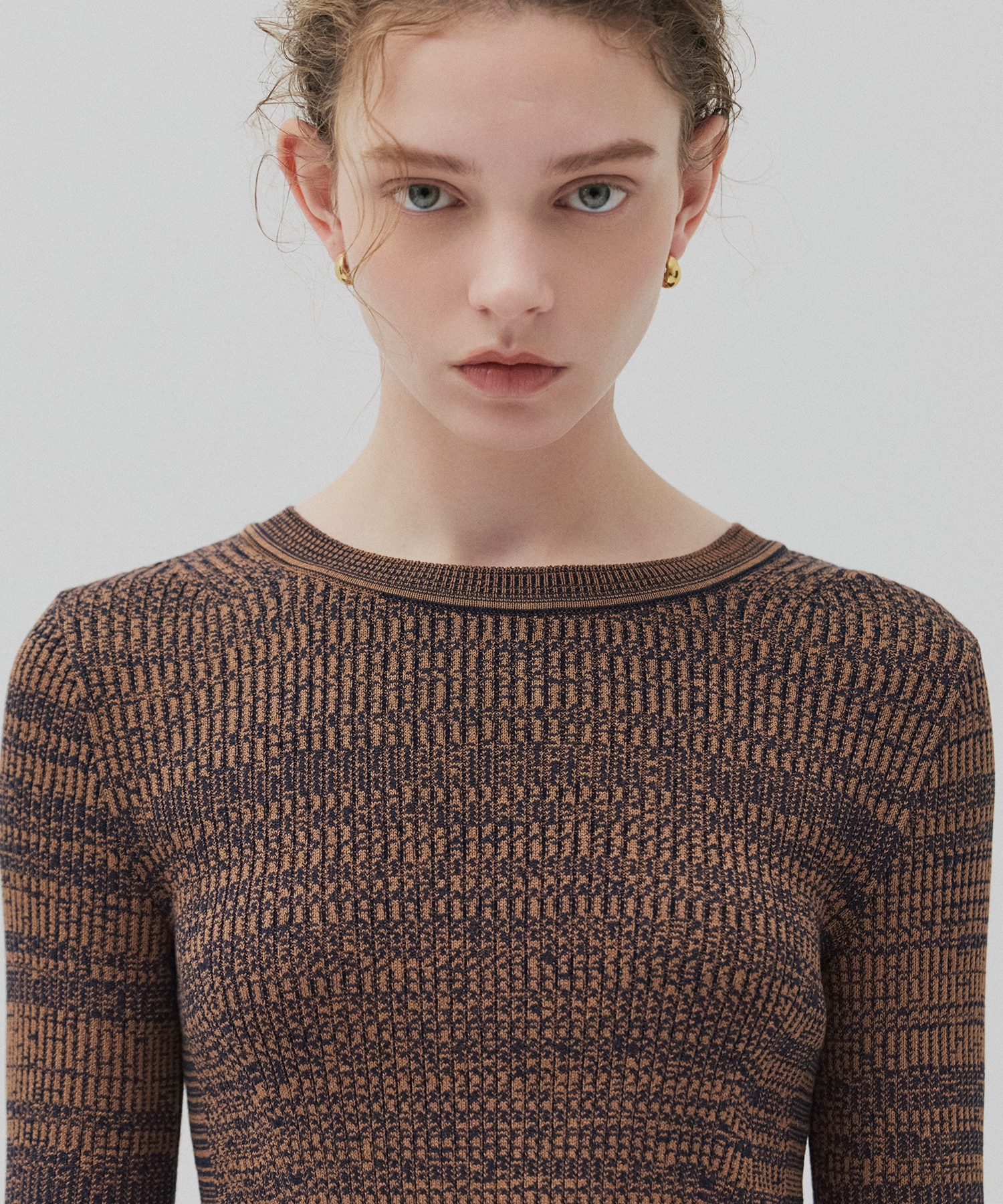 クルーネックリブニット