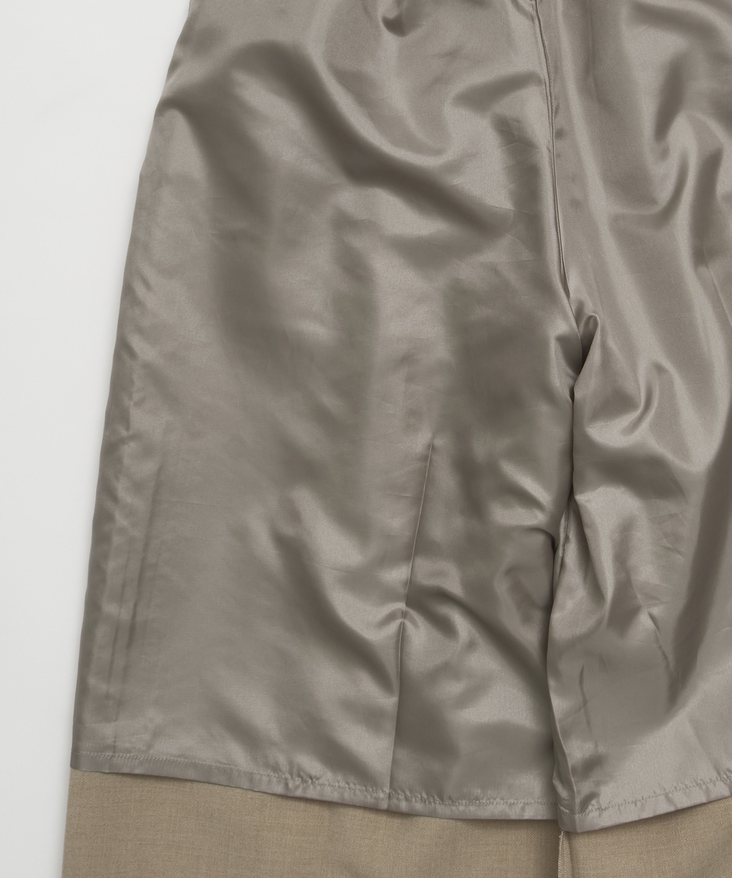 ダブルクロスボックスプリーツパンツ