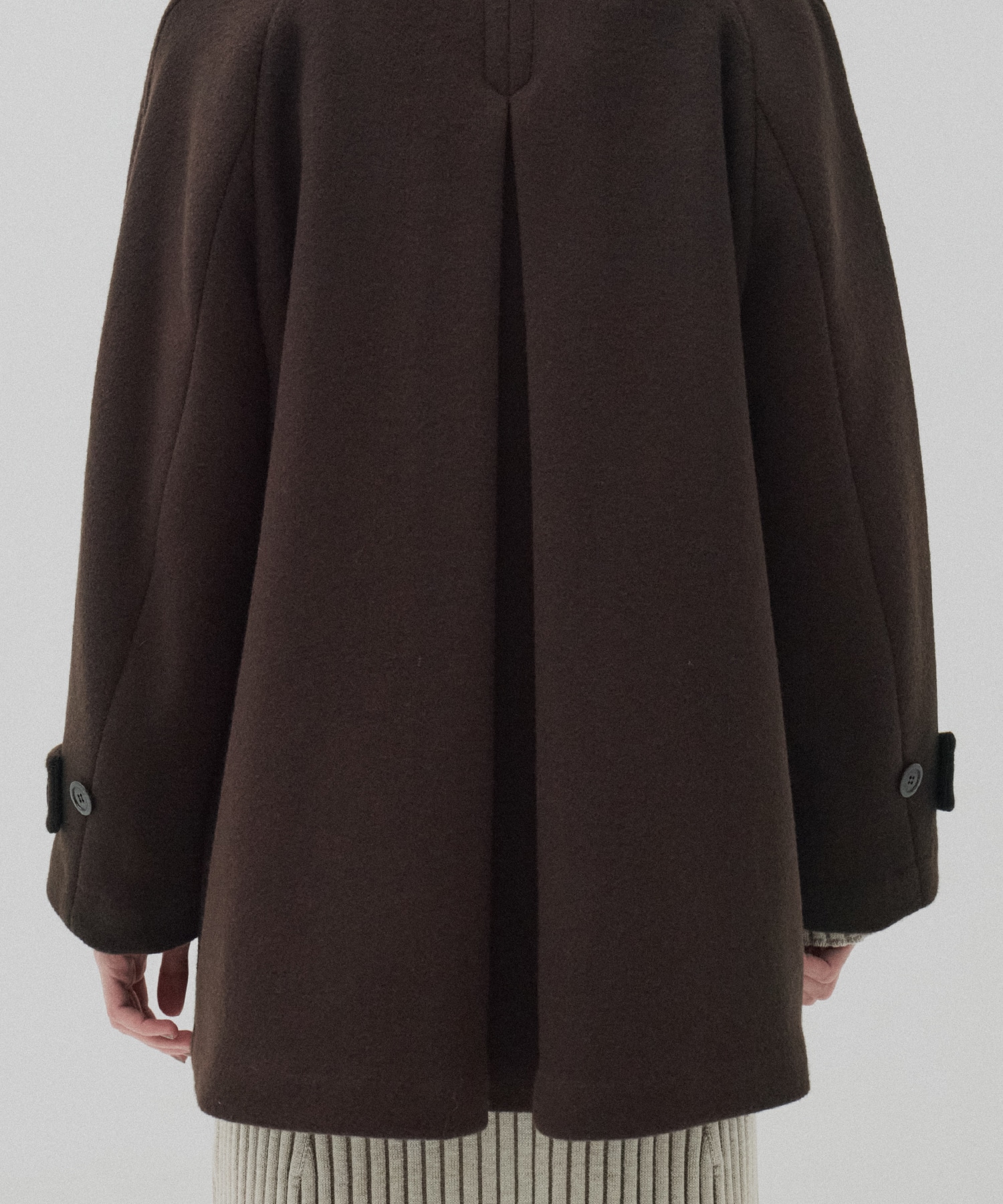 ワイドラペルコート