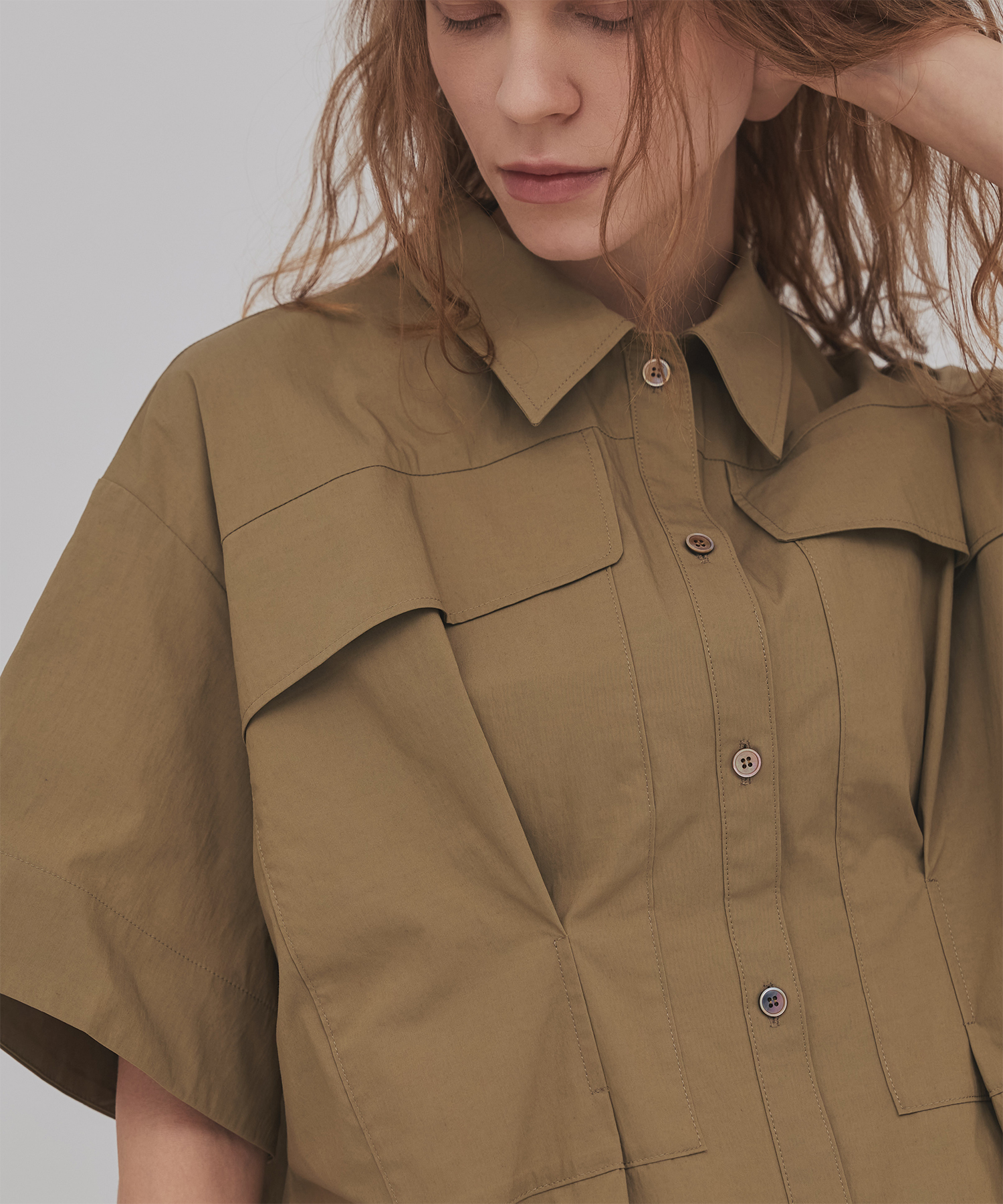 フラップタックハーフスリーブシャツ