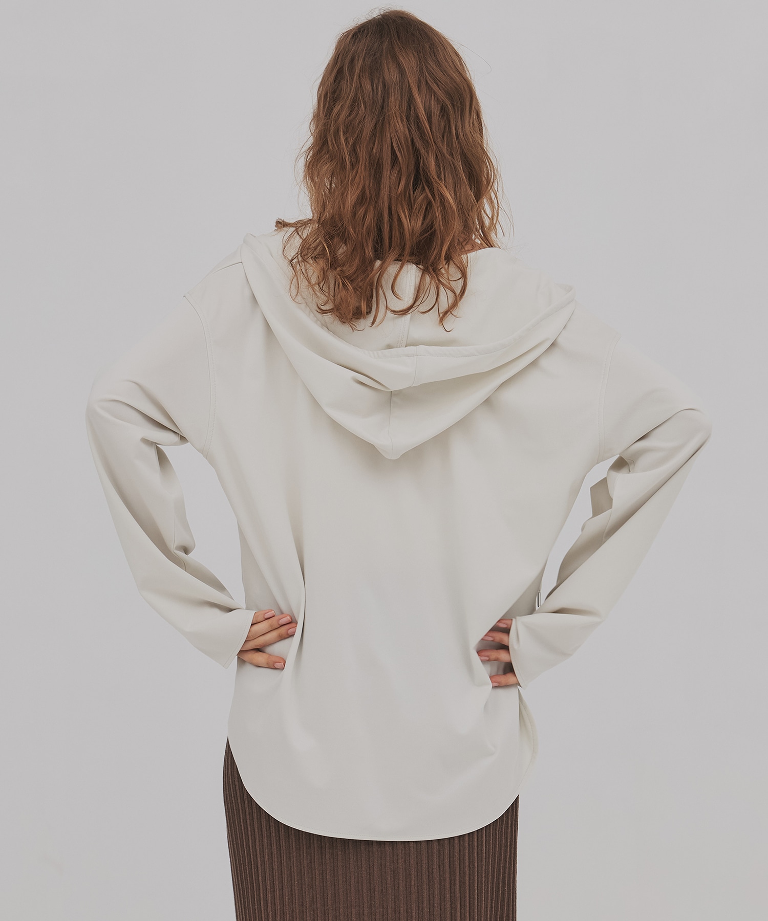 Vネックリラックスフーディ