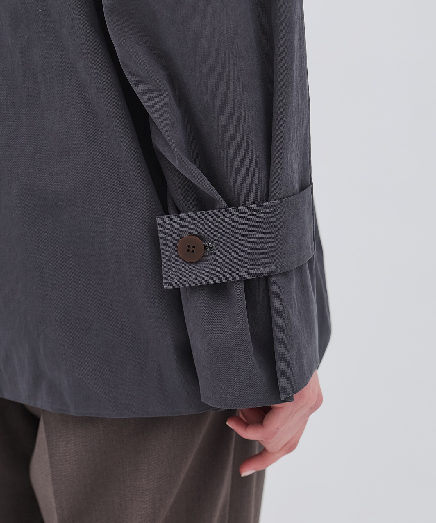 ファンネルネックショートトレンチコート