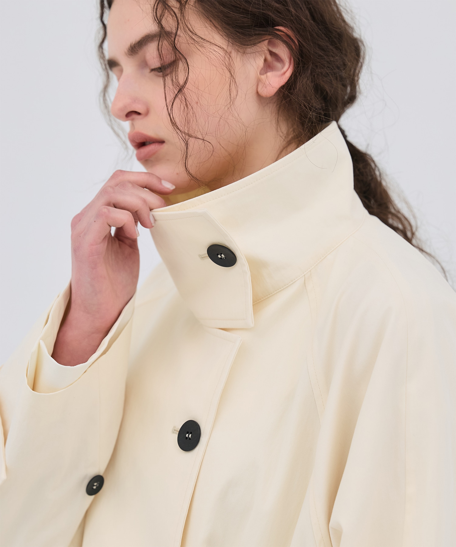 ファンネルネックショートトレンチコート