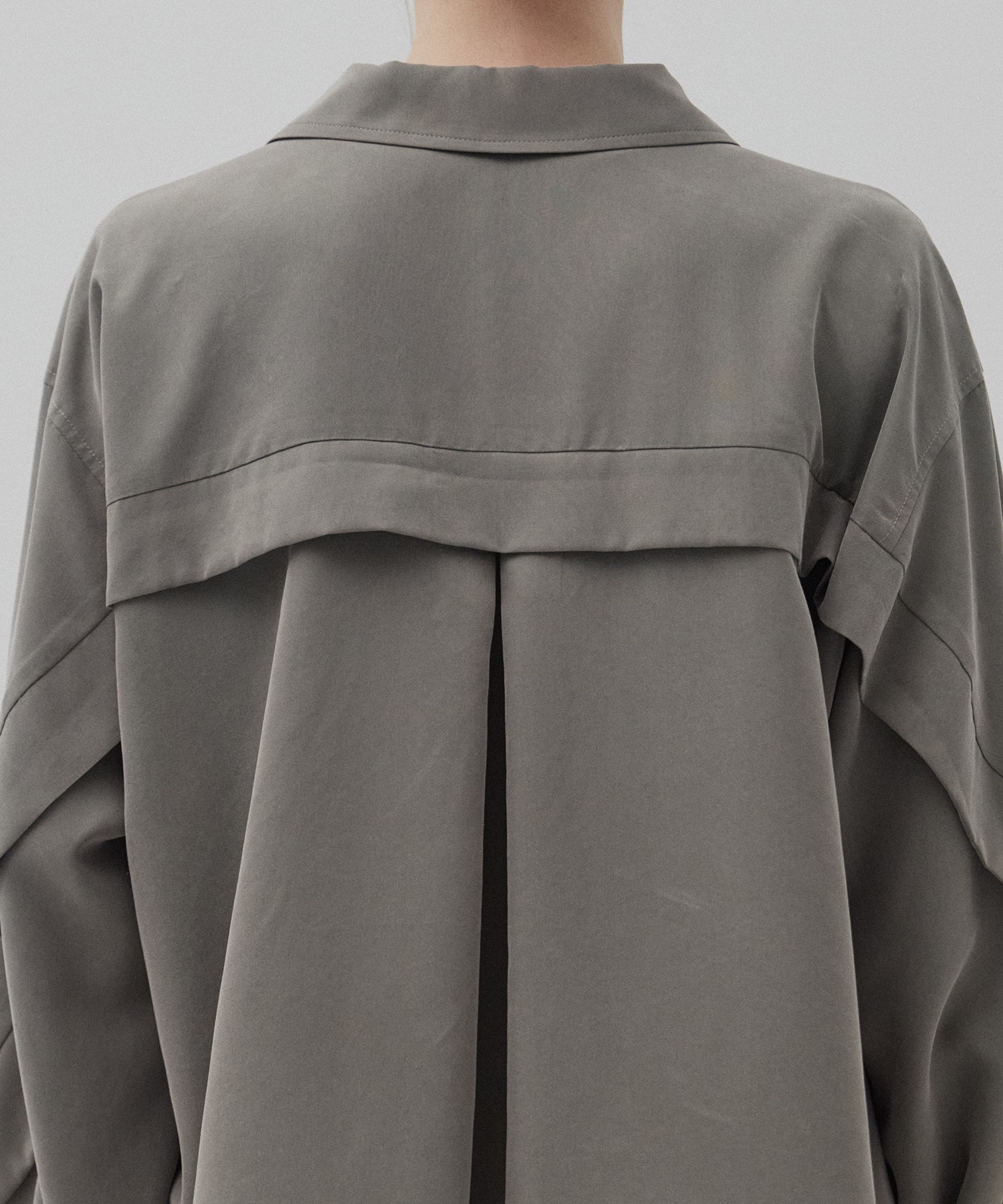 ジップアップオーバーシャツ