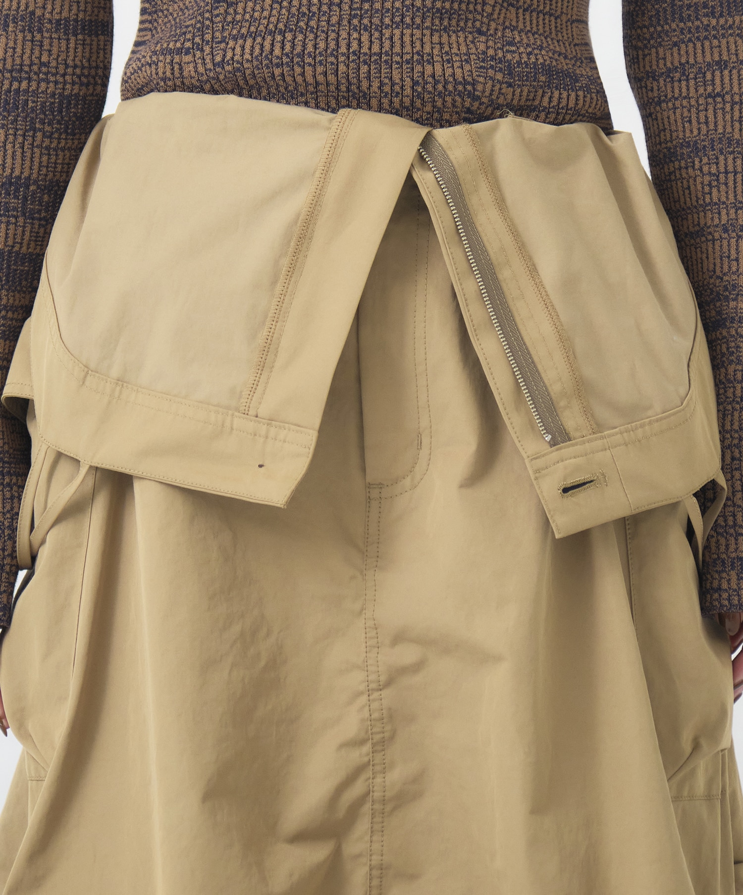 コクーンカーゴジャンパースカート