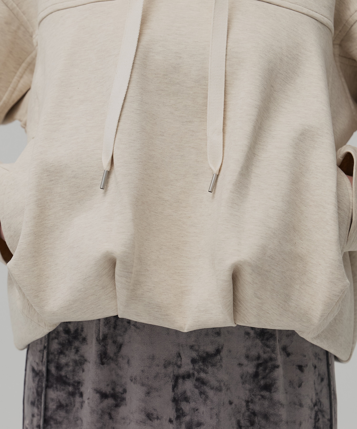 ダンボールバルーンフーディ