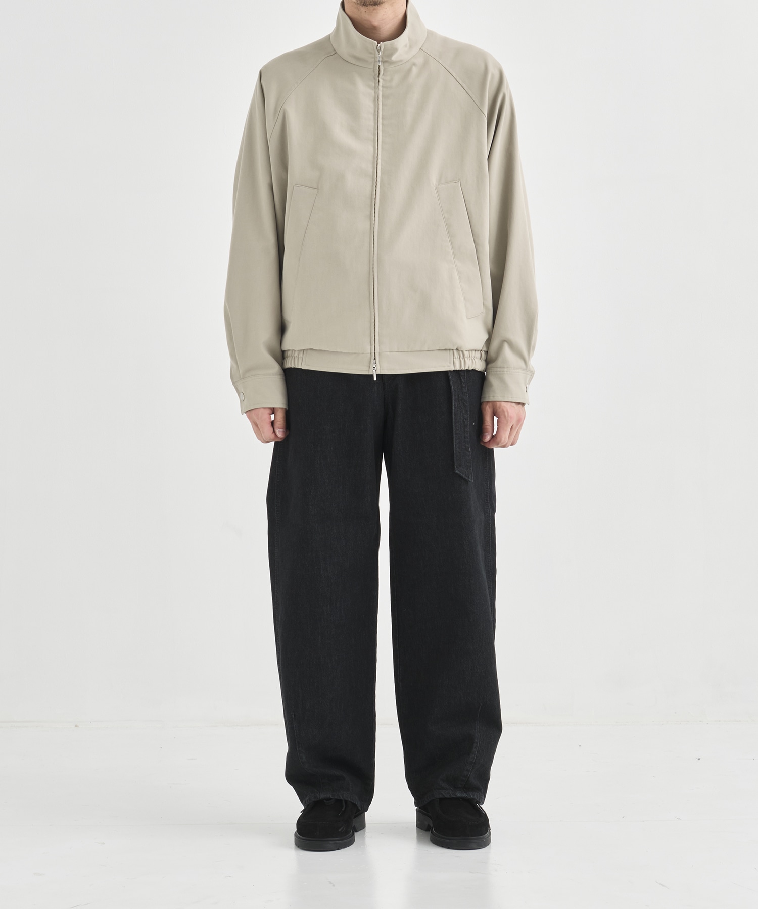 スタンドカラージップアップブルゾン