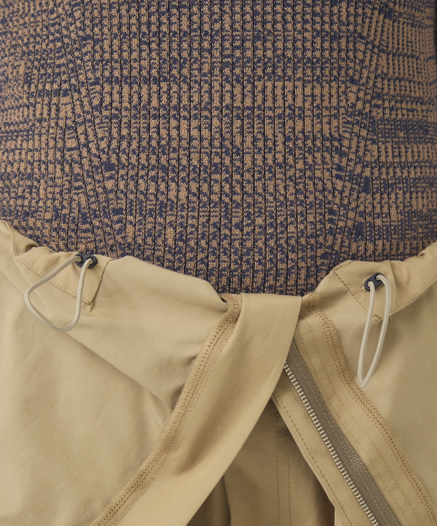 コクーンカーゴジャンパースカート