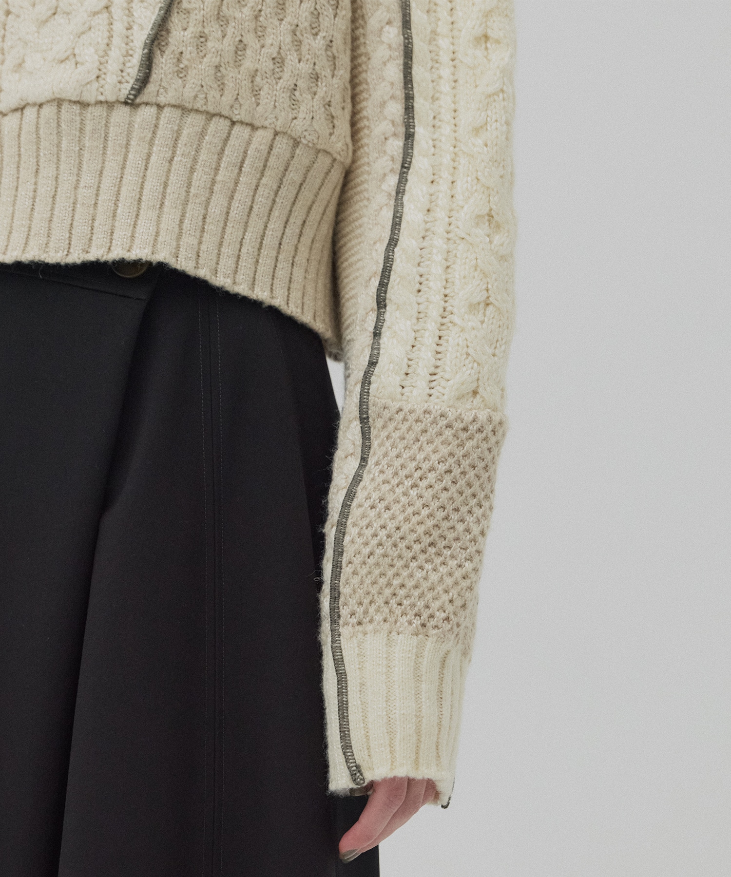 ケーブルパッチワークニット