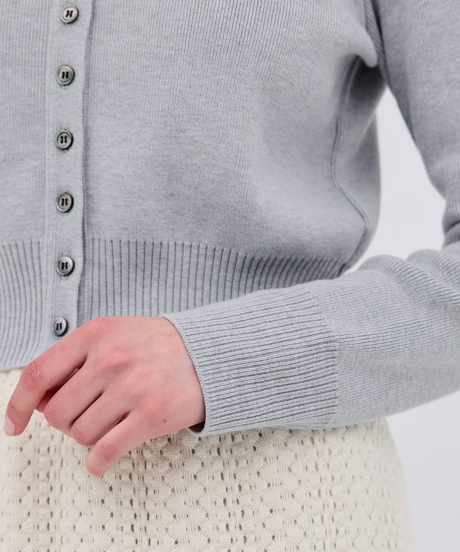 コットンシルククルーカーデ