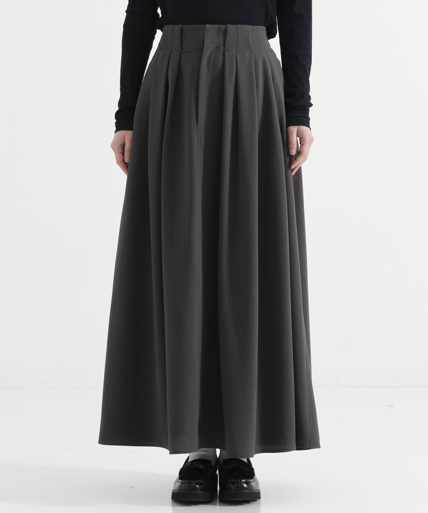 フロートタックフレアスカート