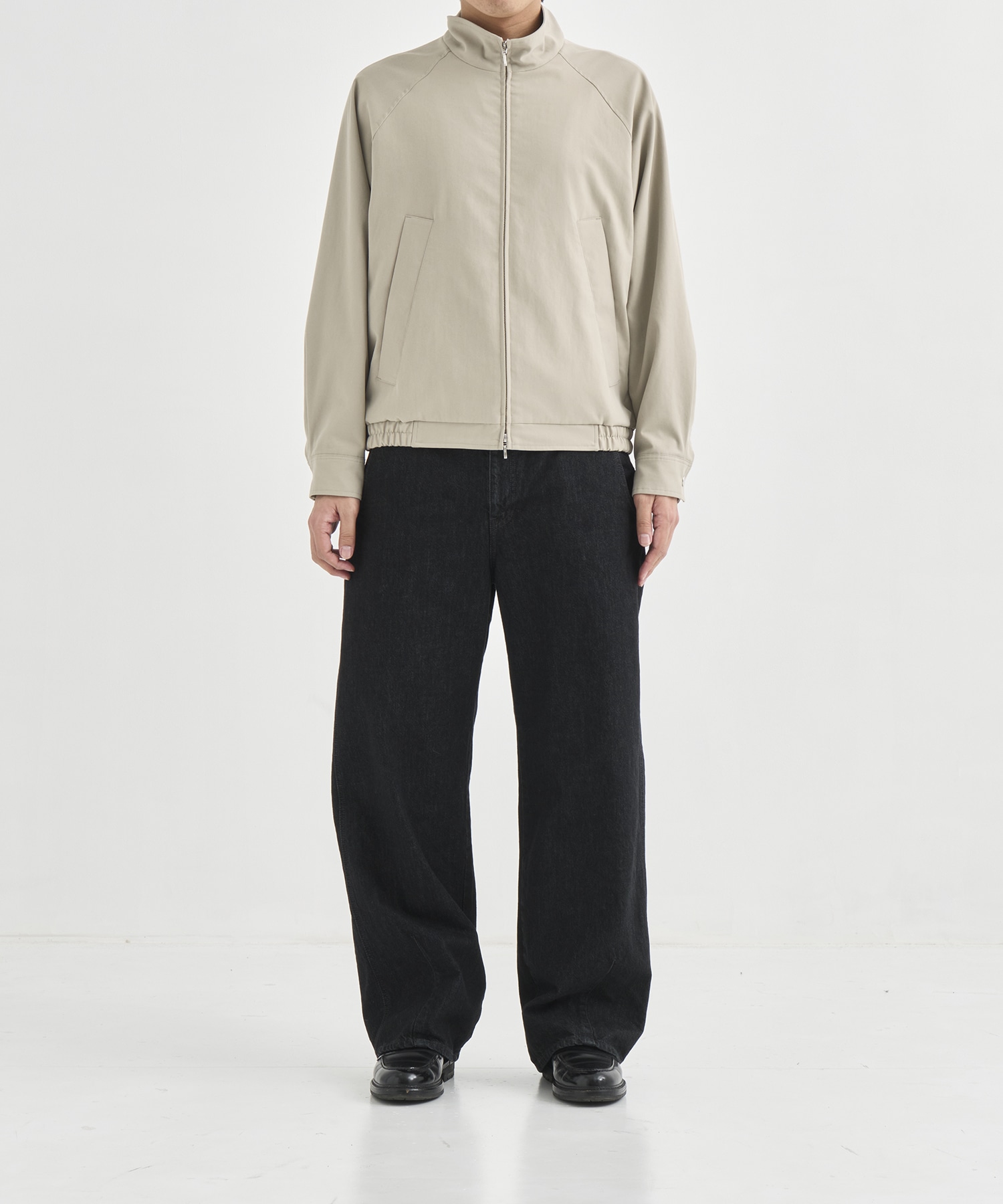 スタンドカラージップアップブルゾン