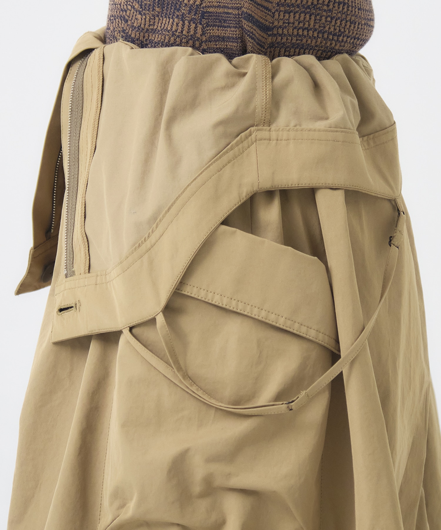 コクーンカーゴジャンパースカート