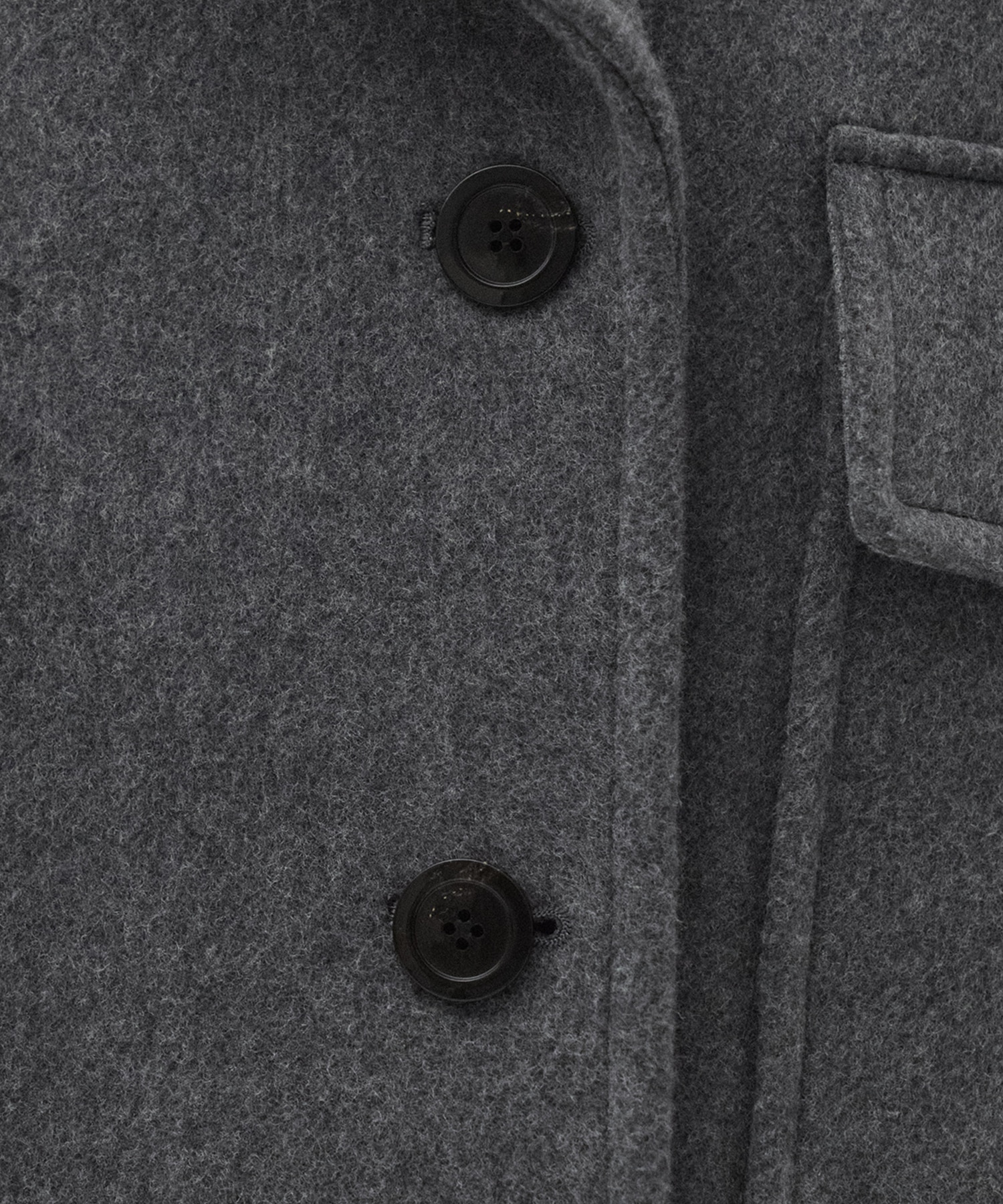 ワイドラペルコート