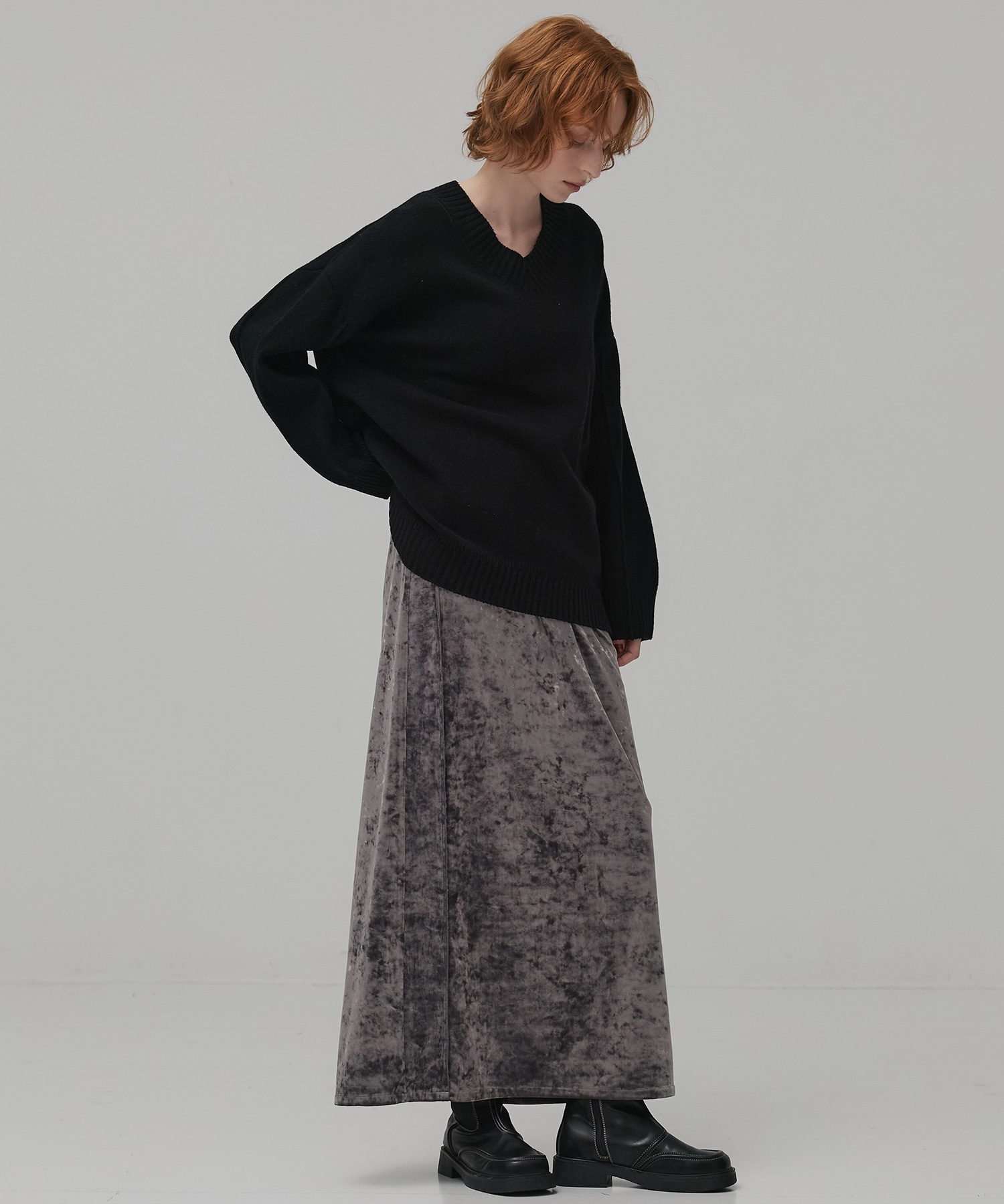 ラムウールVネックニット