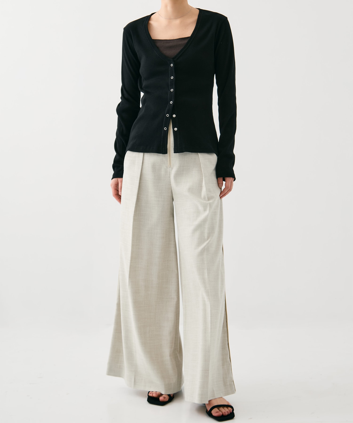 リングドットVネックトップス