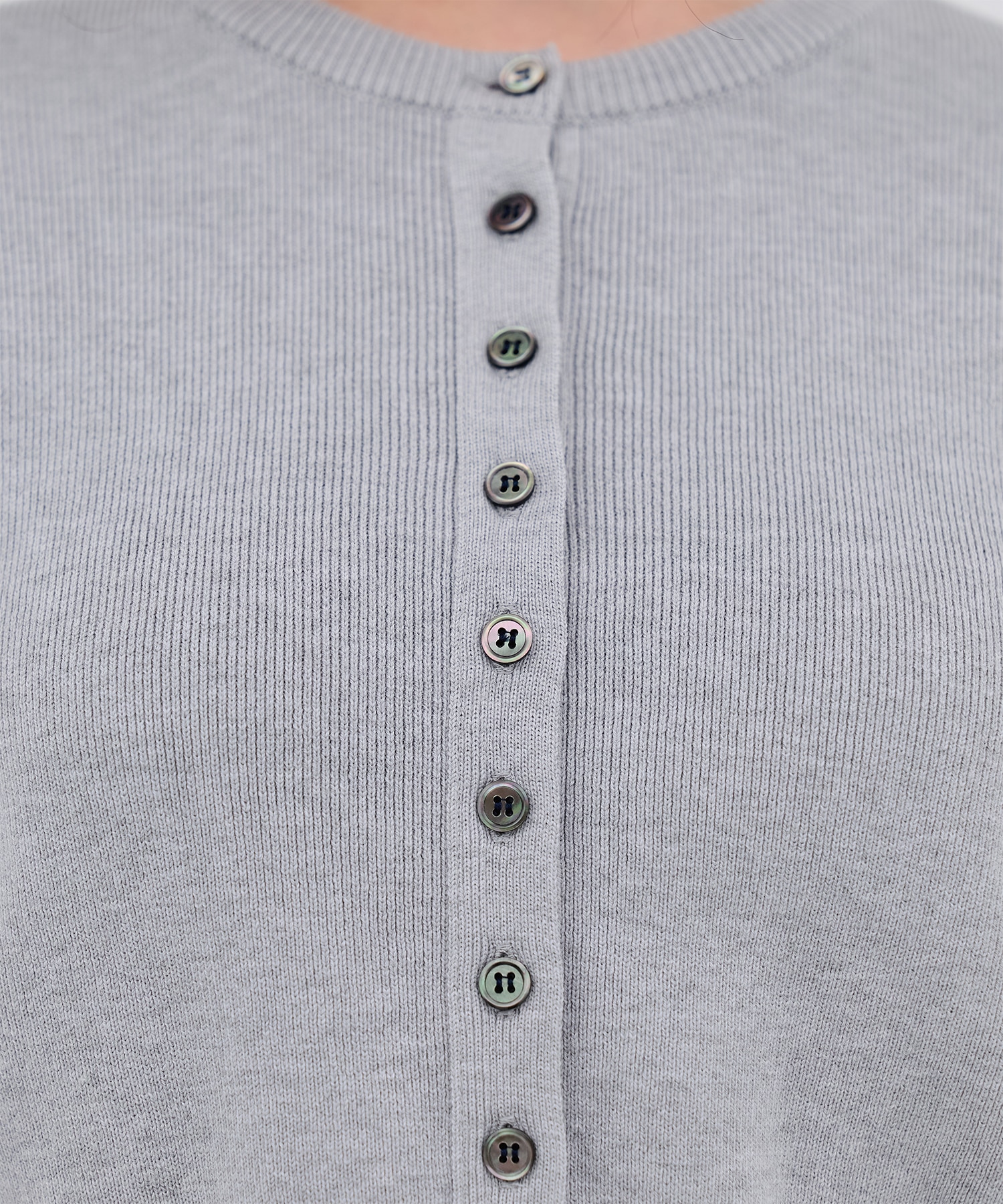 コットンシルククルーカーデ