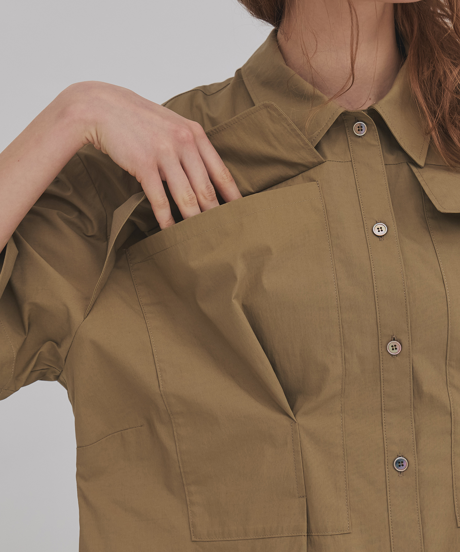 フラップタックハーフスリーブシャツ