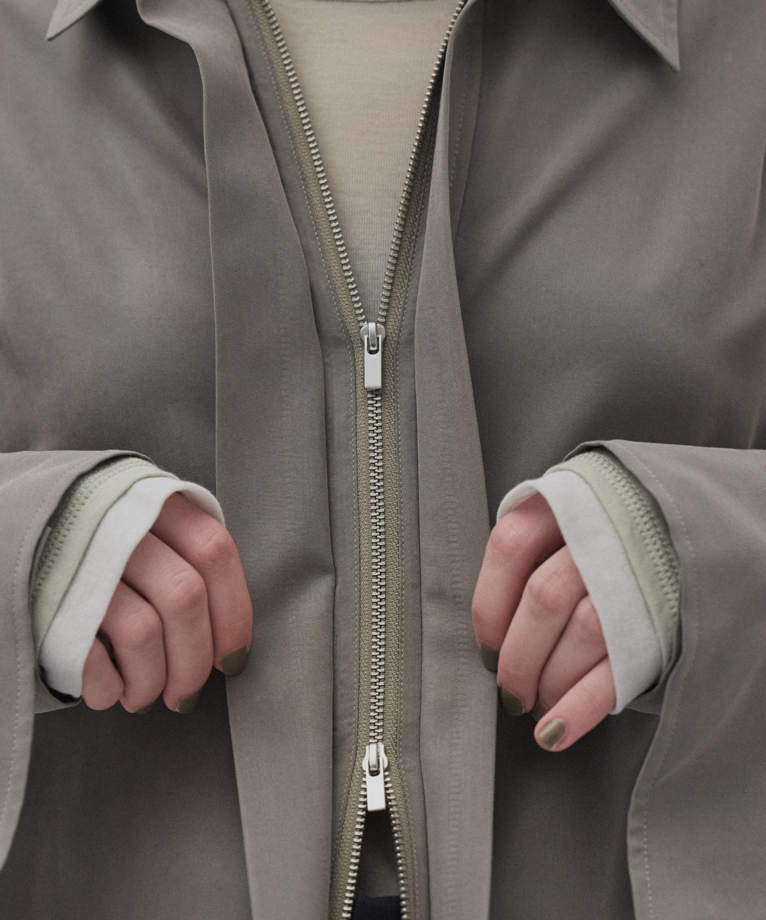 ジップアップオーバーシャツ