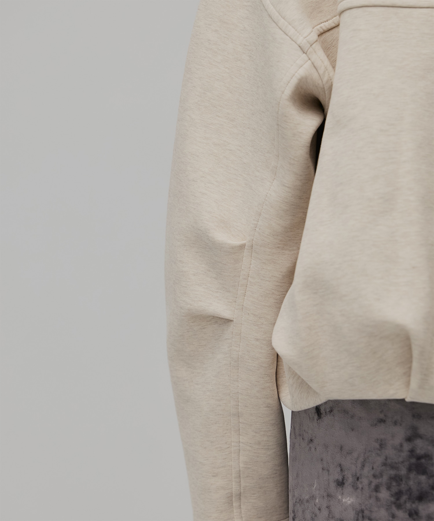 ダンボールバルーンフーディ