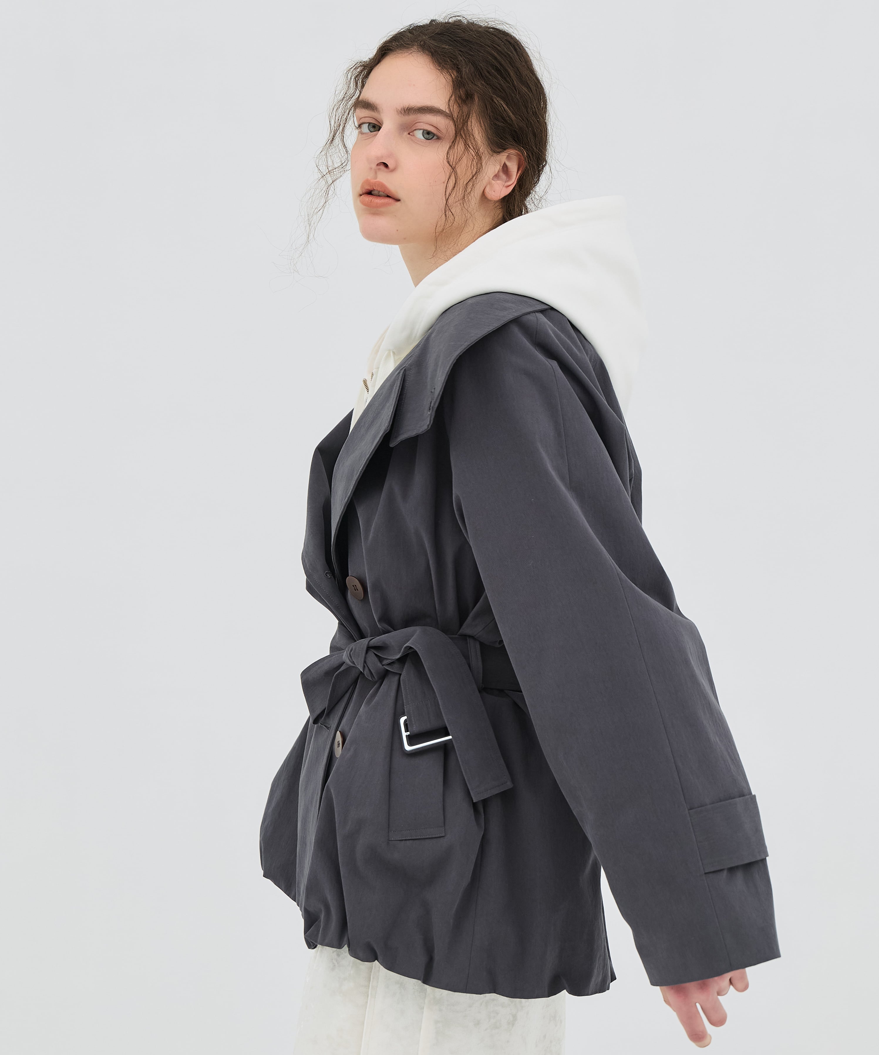 ファンネルネックショートトレンチコート