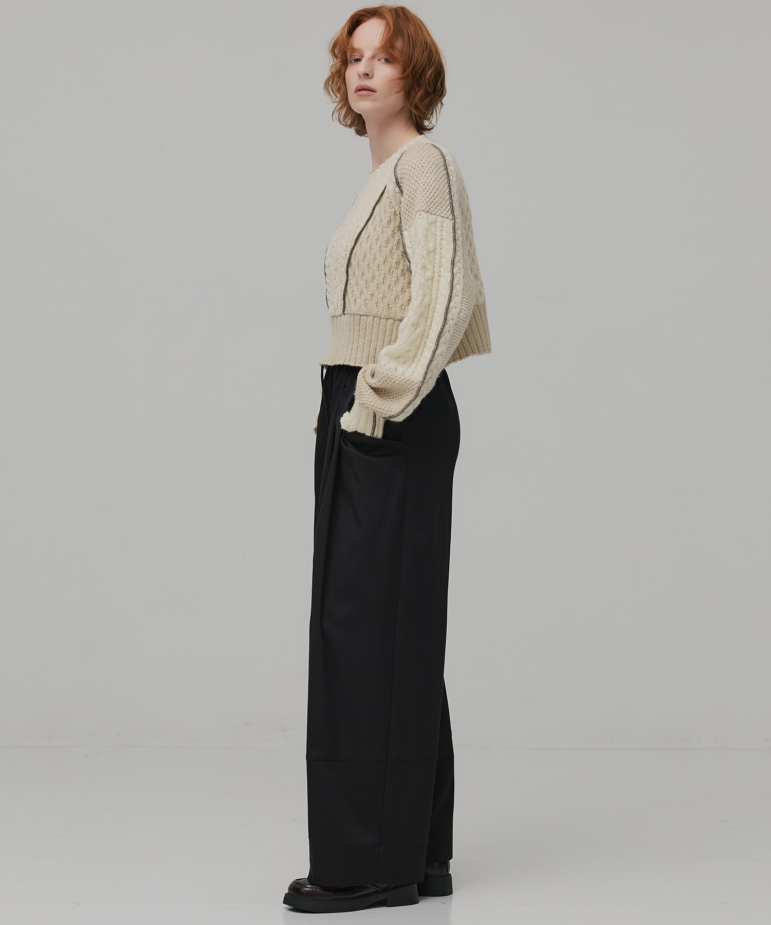 ケーブルパッチワークニット