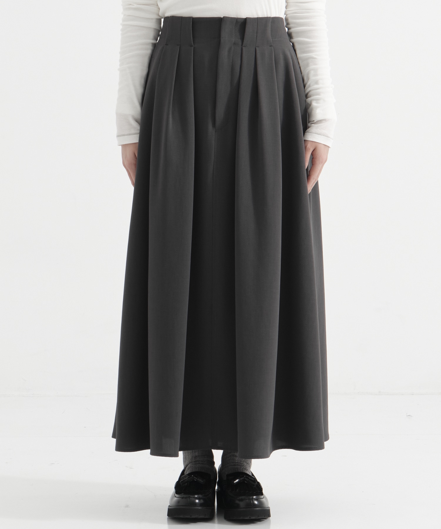 フロートタックフレアスカート