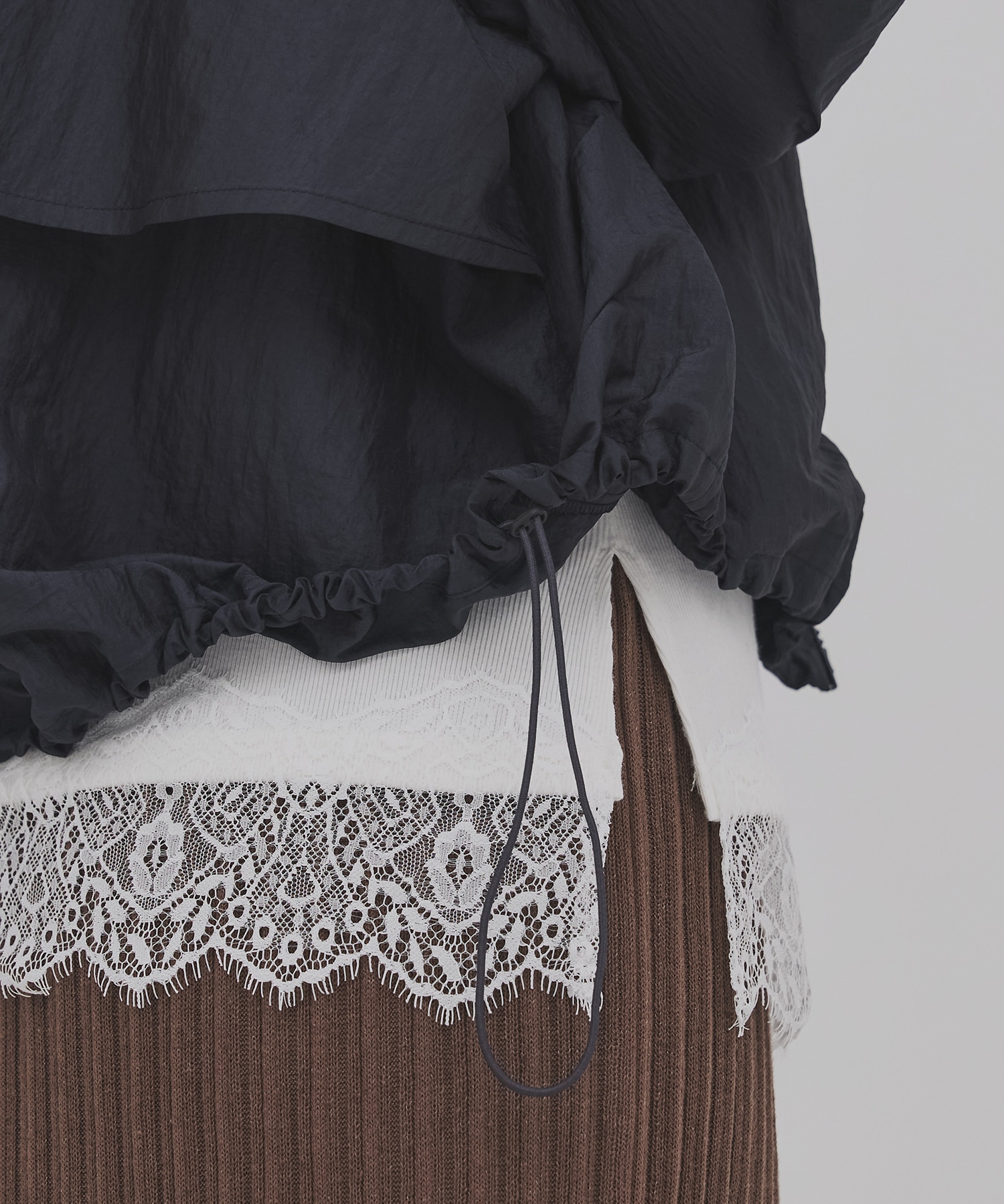 エアロンスタンドシェルジャケット