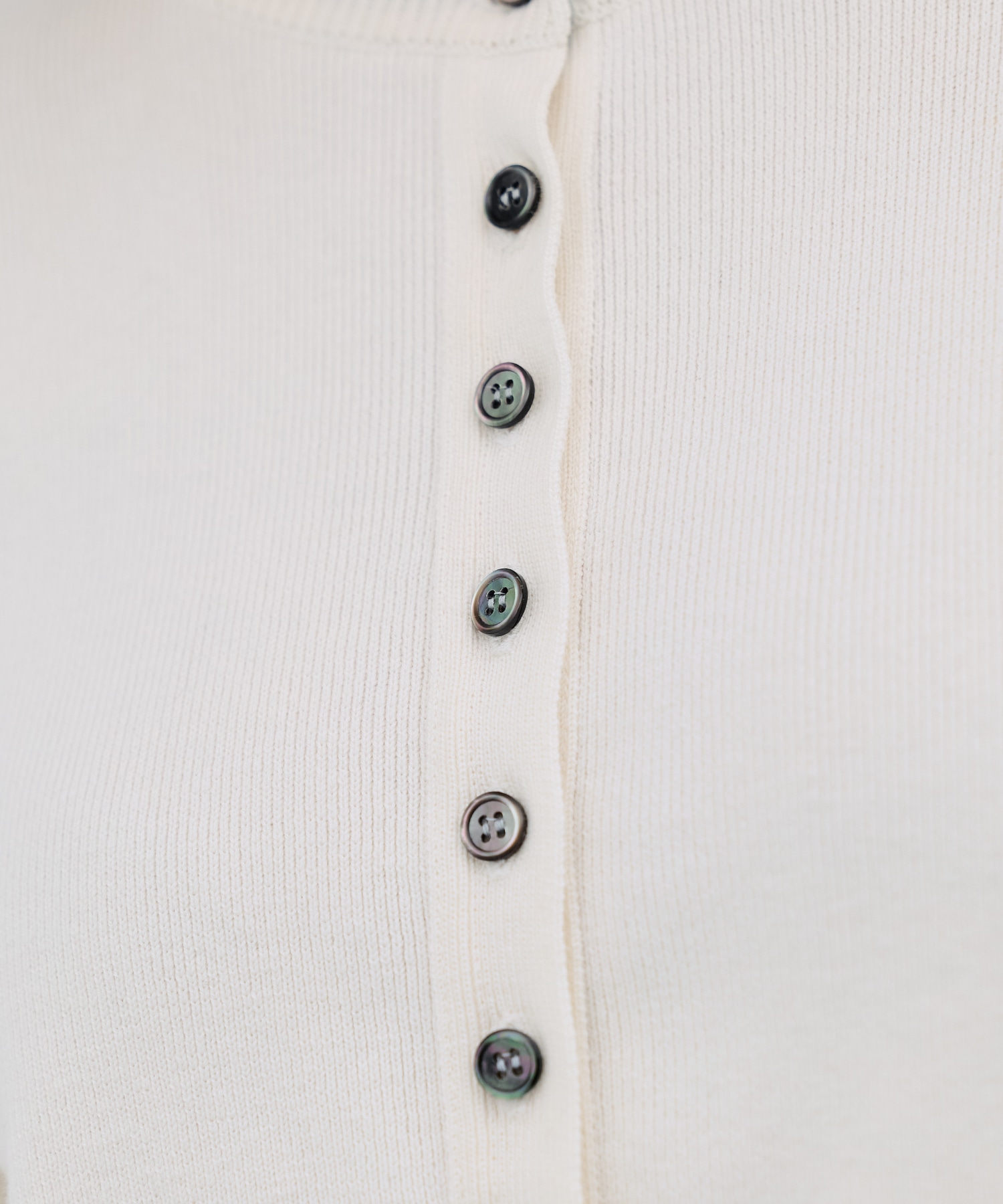 コットンシルククルーカーデ