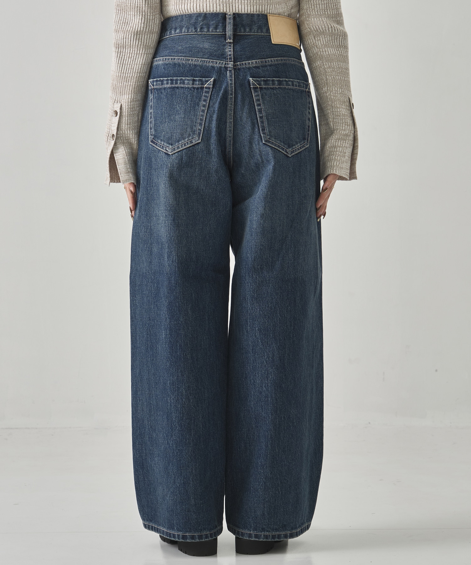 ラインストレートデニム