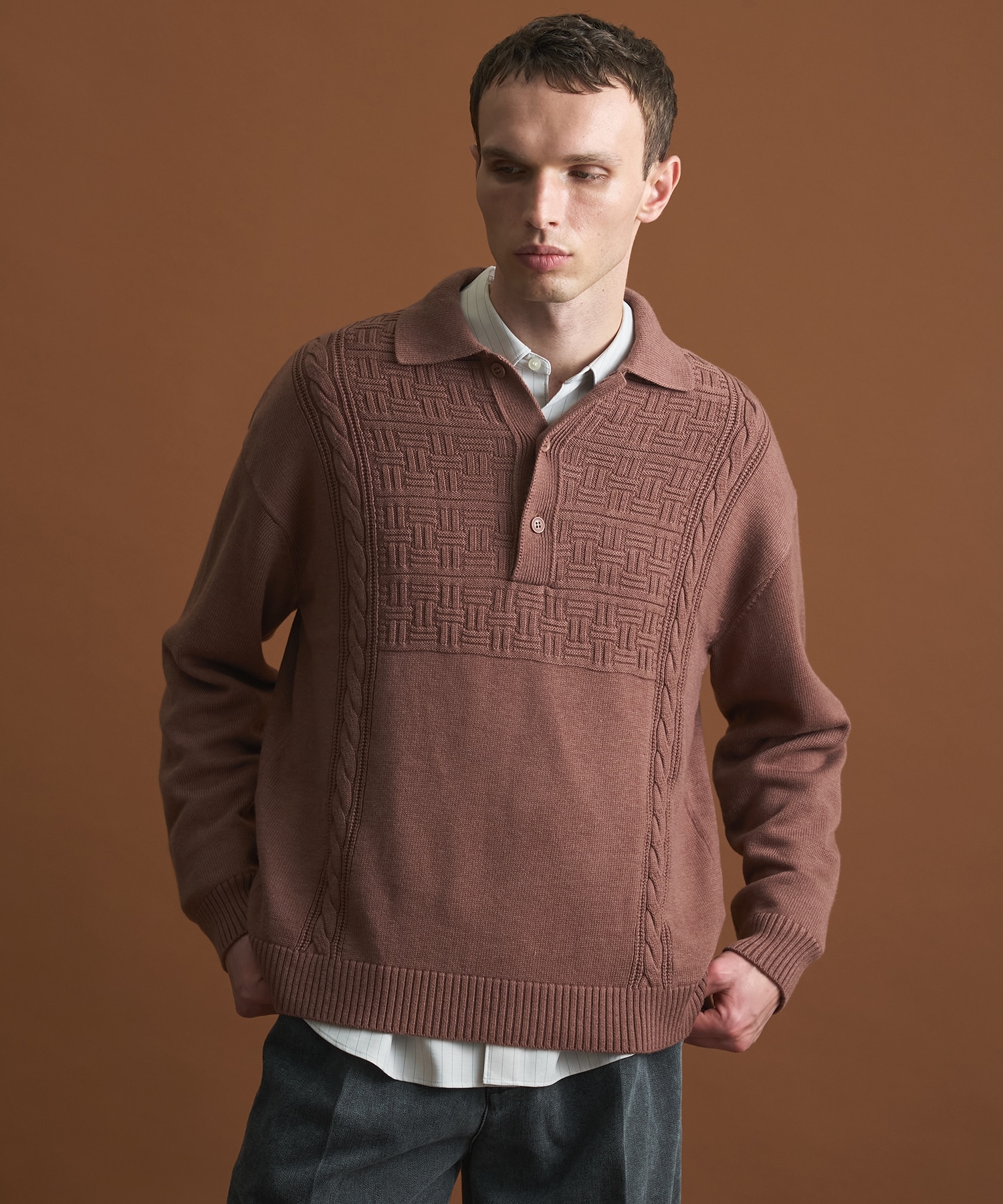 ブザムニットポロ