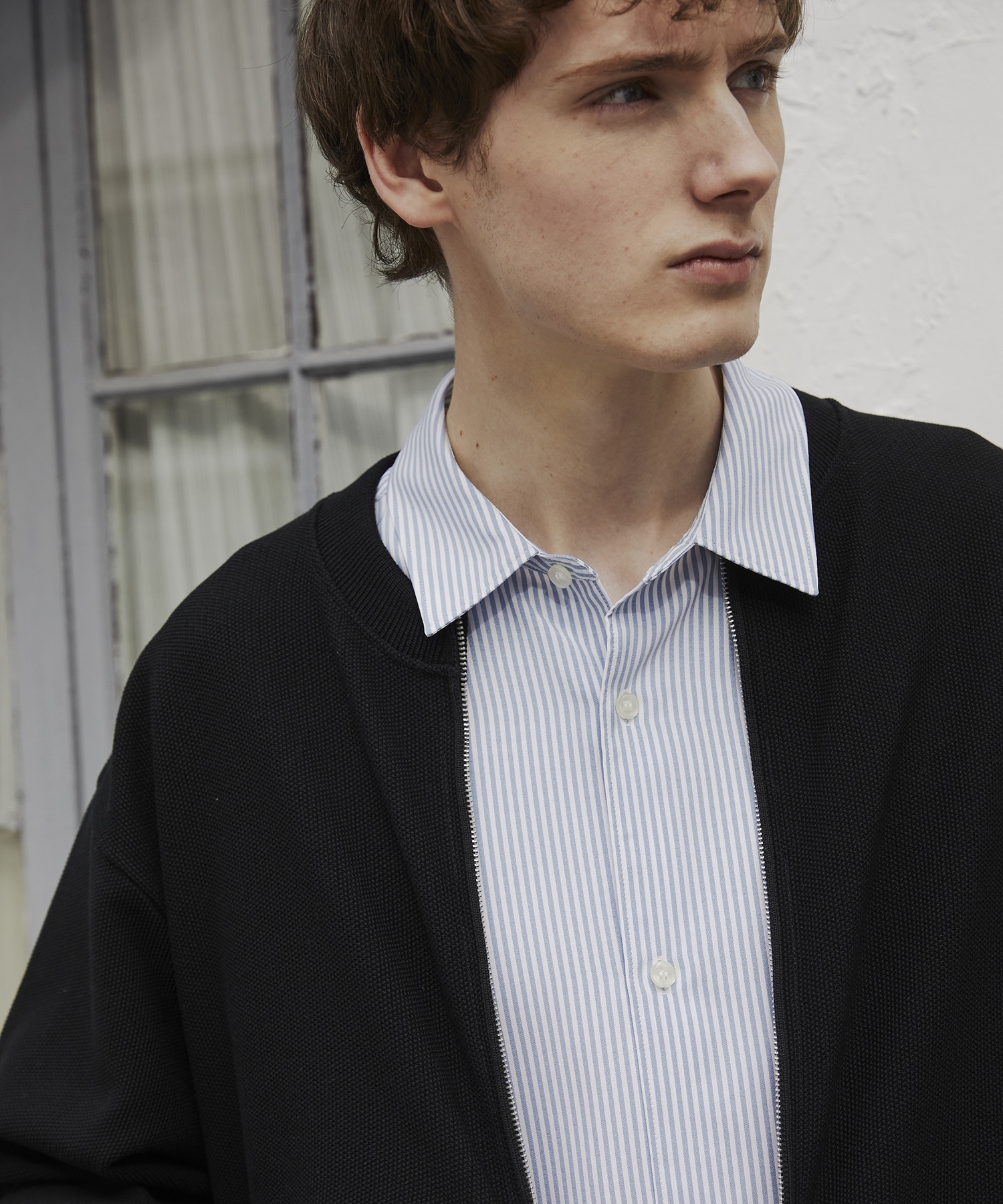 ジップアップクルーネックカーデ