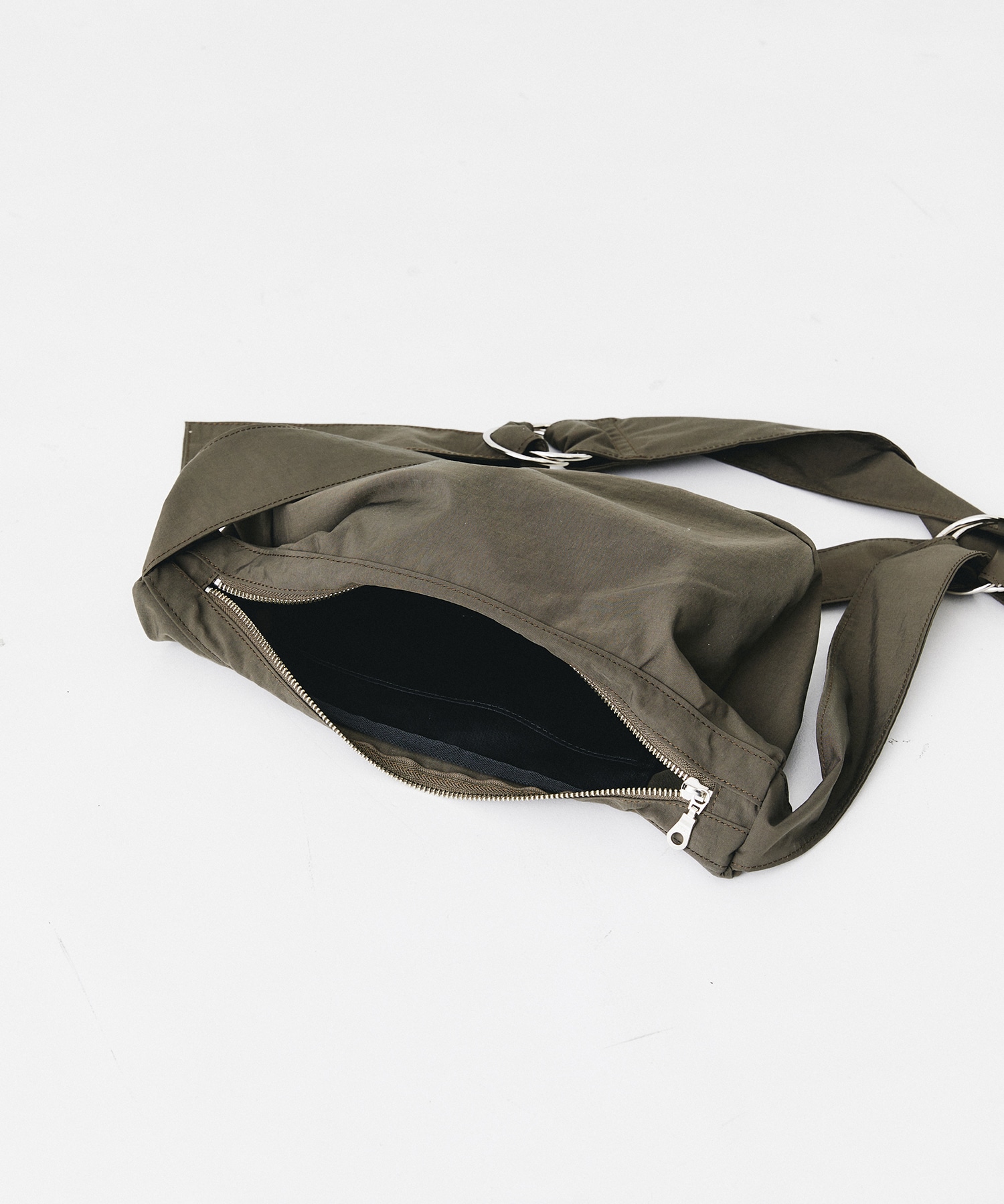 yorozu ダブルタスキボディバッグ