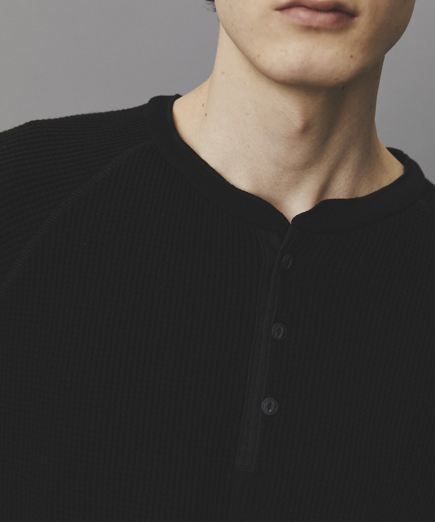 サーマルヘンリーネックTEE