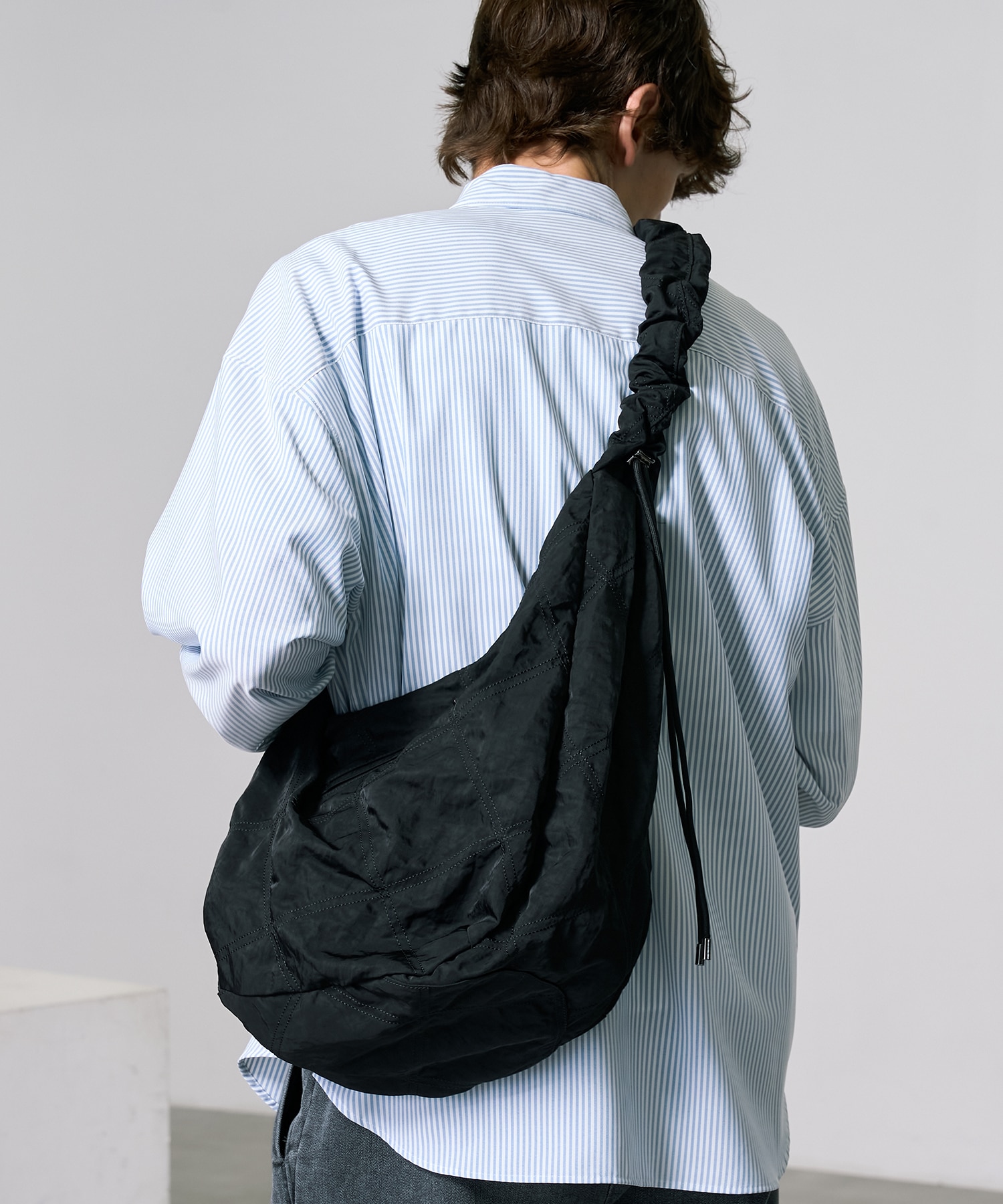 ドローストリングショルダーバッグ