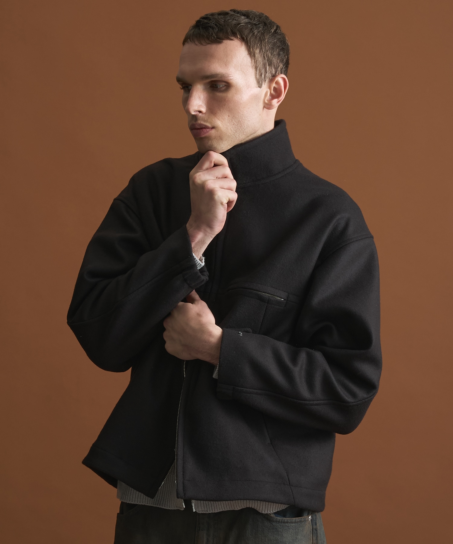 Super140sメルトンスタンドジップBL