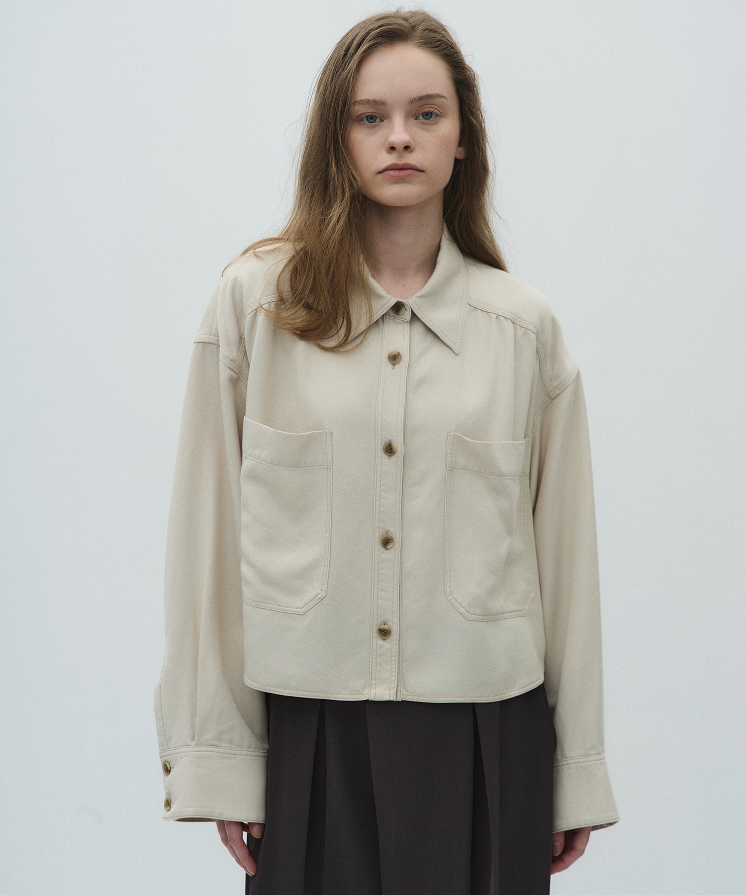 フルイドクロップドシャツ