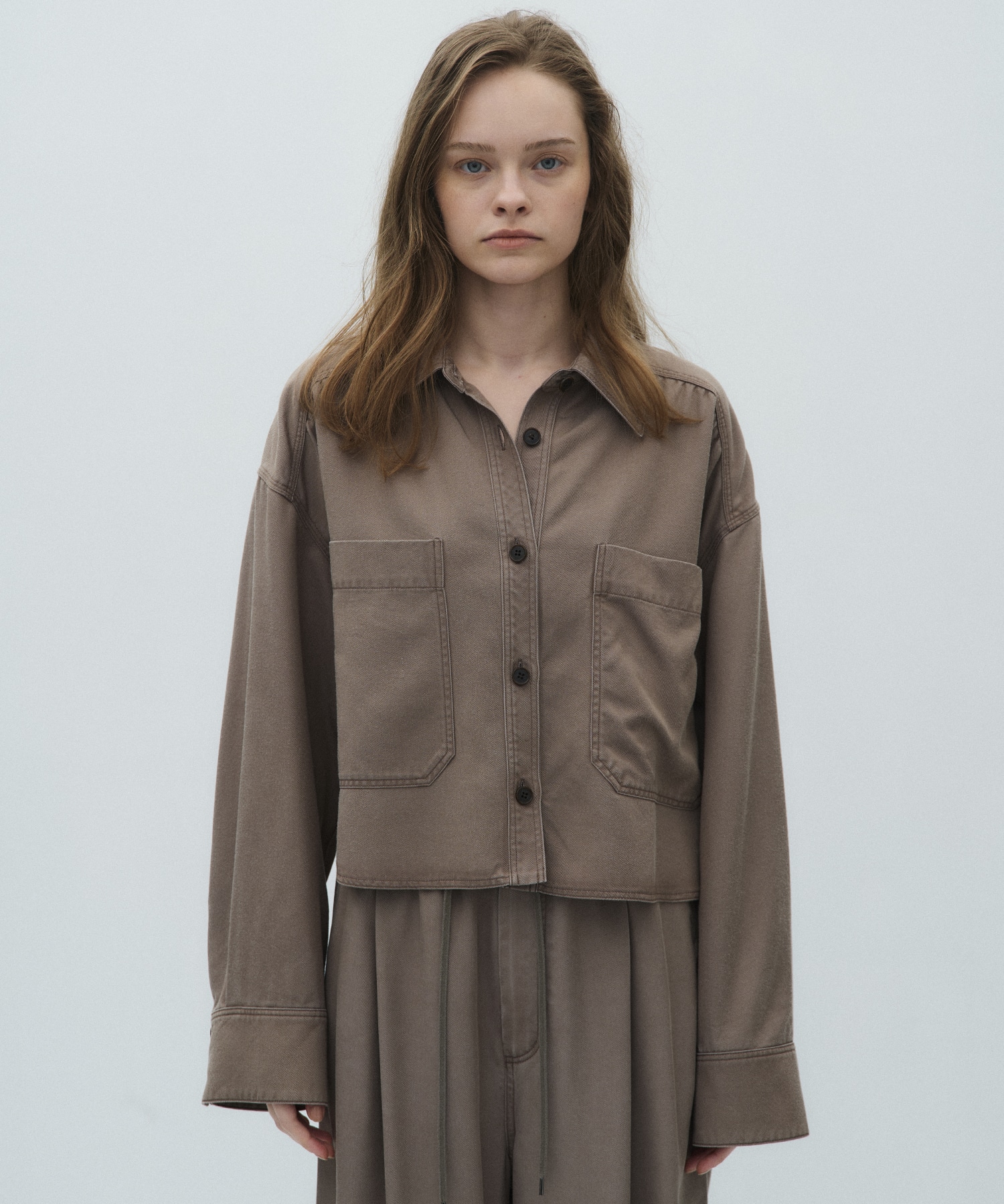 フルイドクロップドシャツ