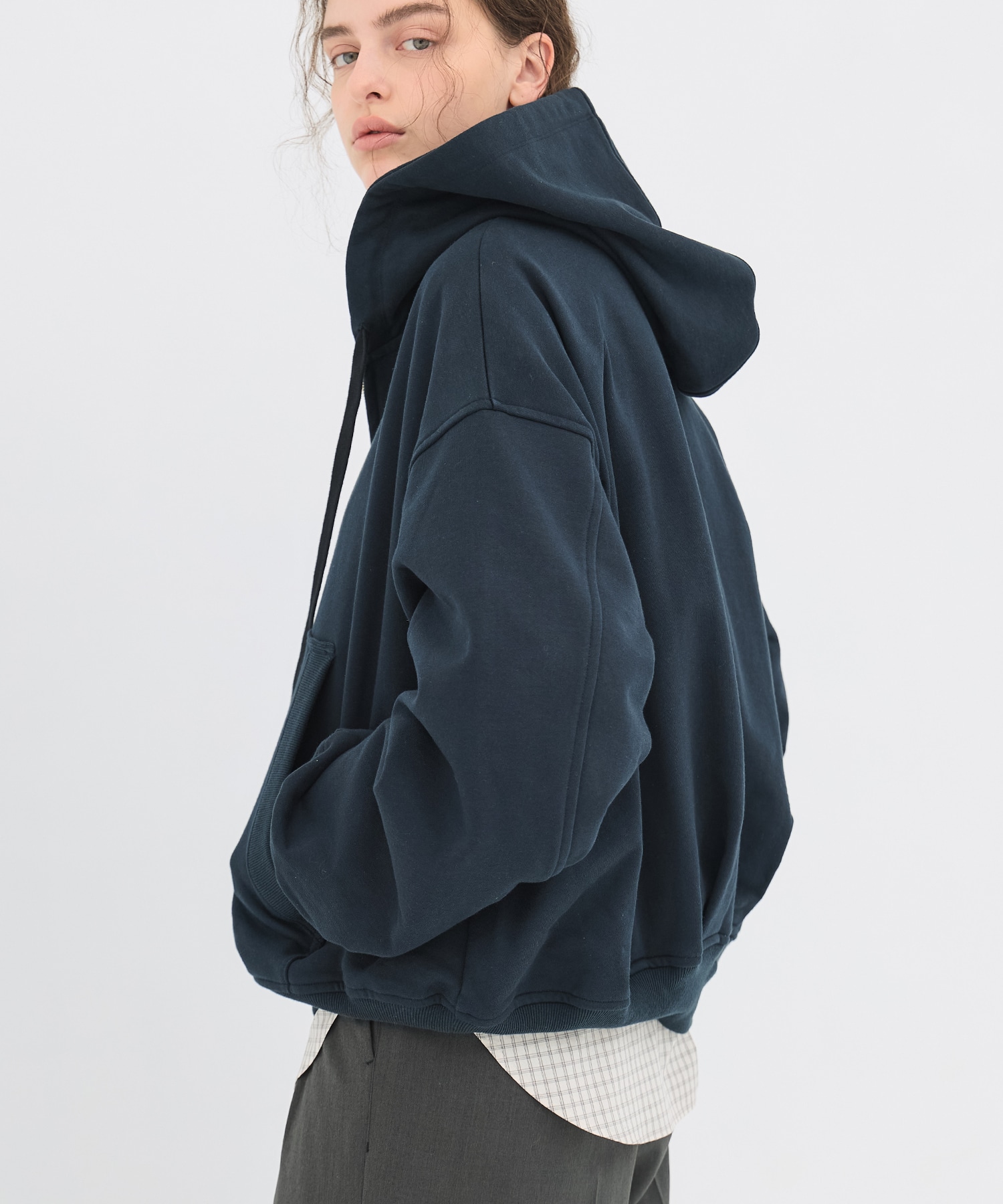 極 オーバーサイズバルーンフーディ