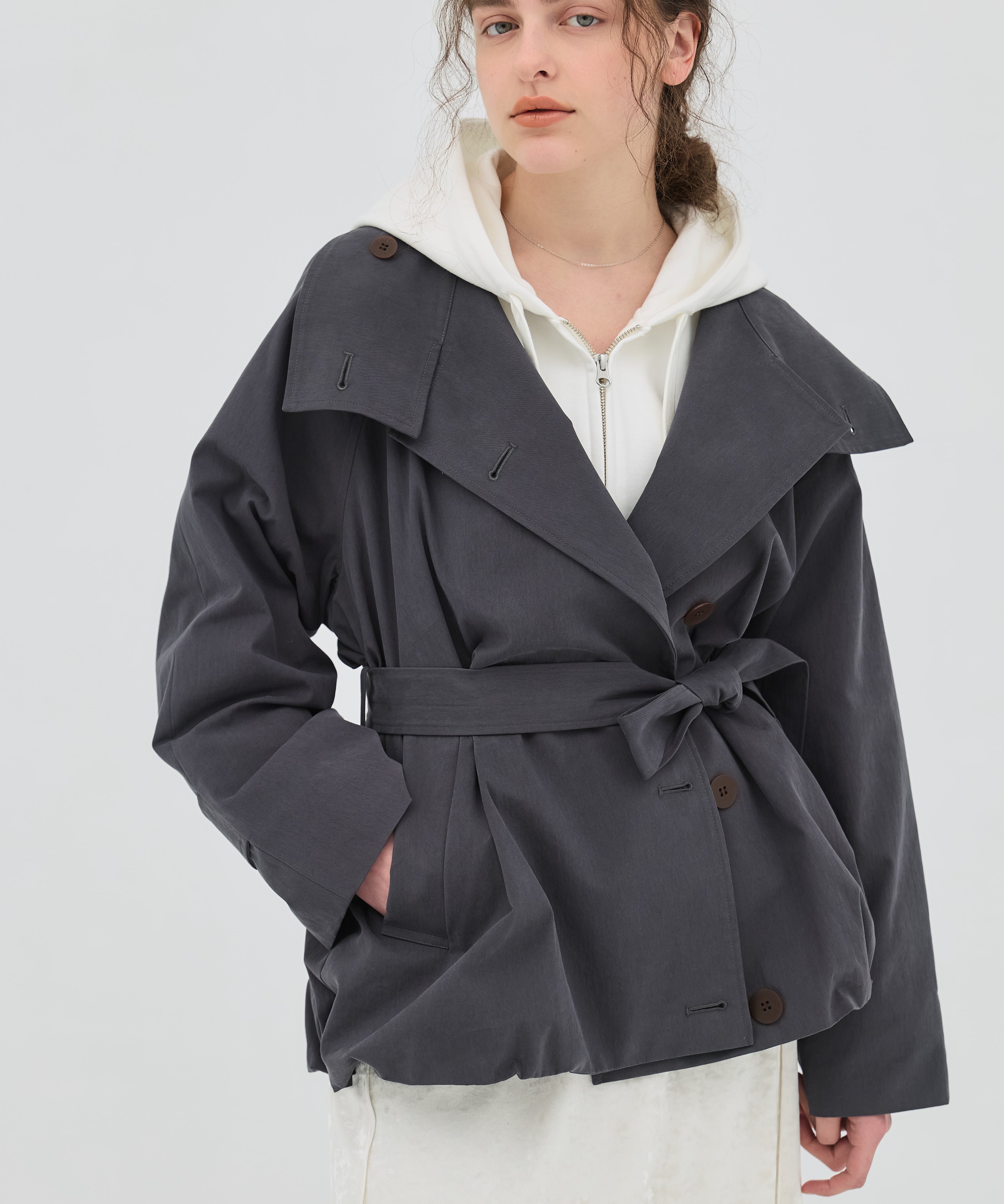 ファンネルネックショートトレンチコート