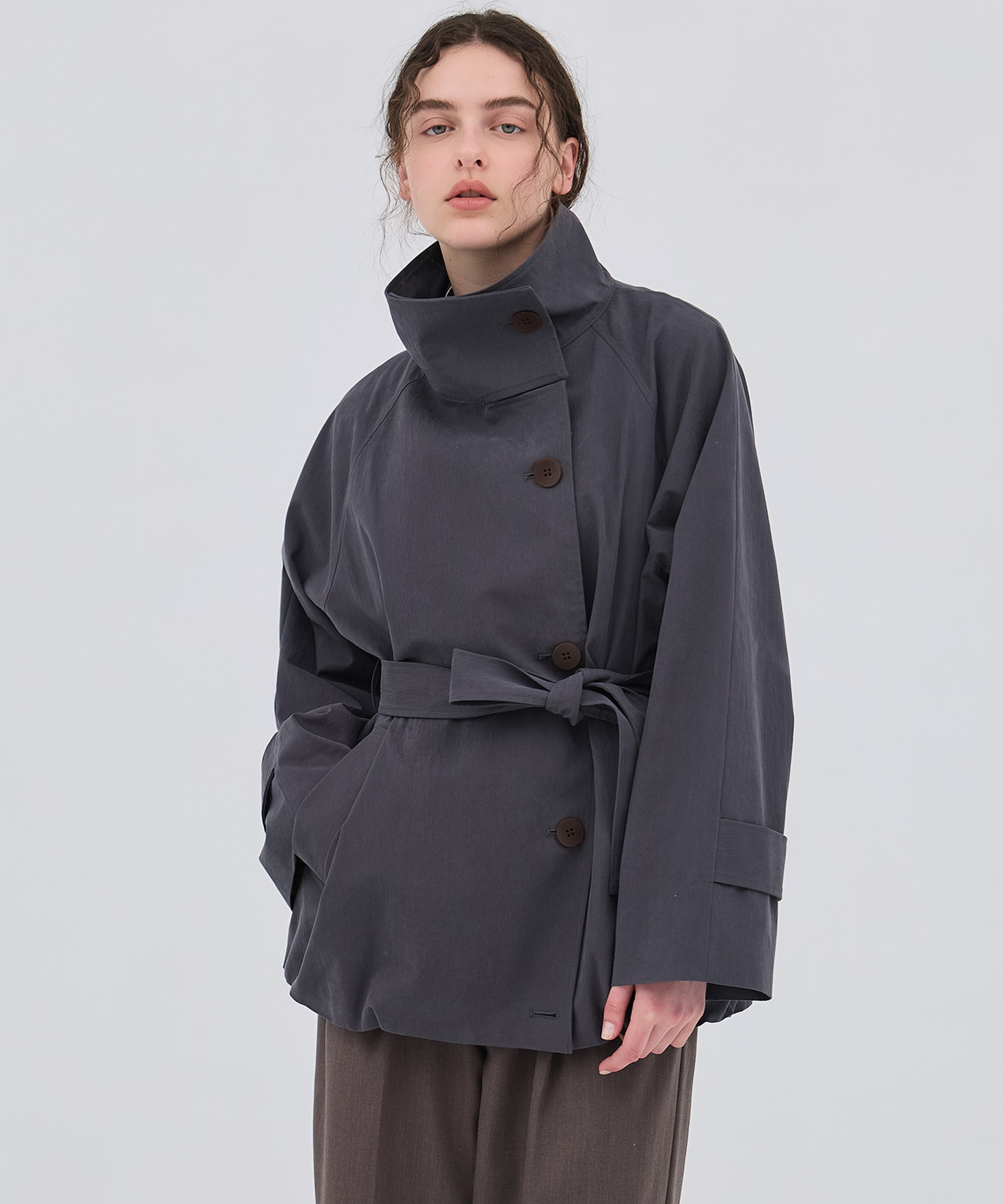 ファンネルネックショートトレンチコート